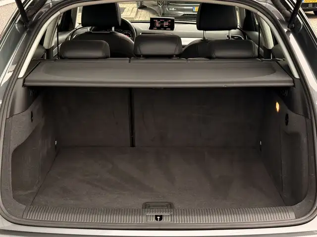 Audi Q3 view 17