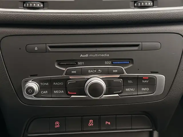 Audi Q3 view 24