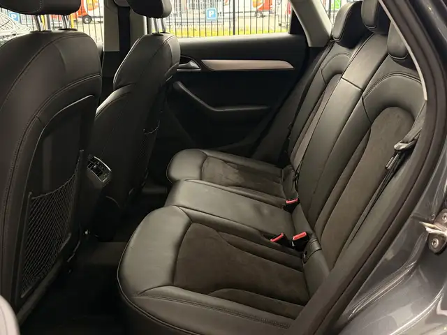 Audi Q3 view 7