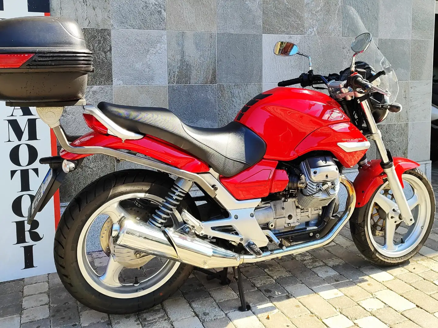 Moto Guzzi Breva 750 Rosso - 2