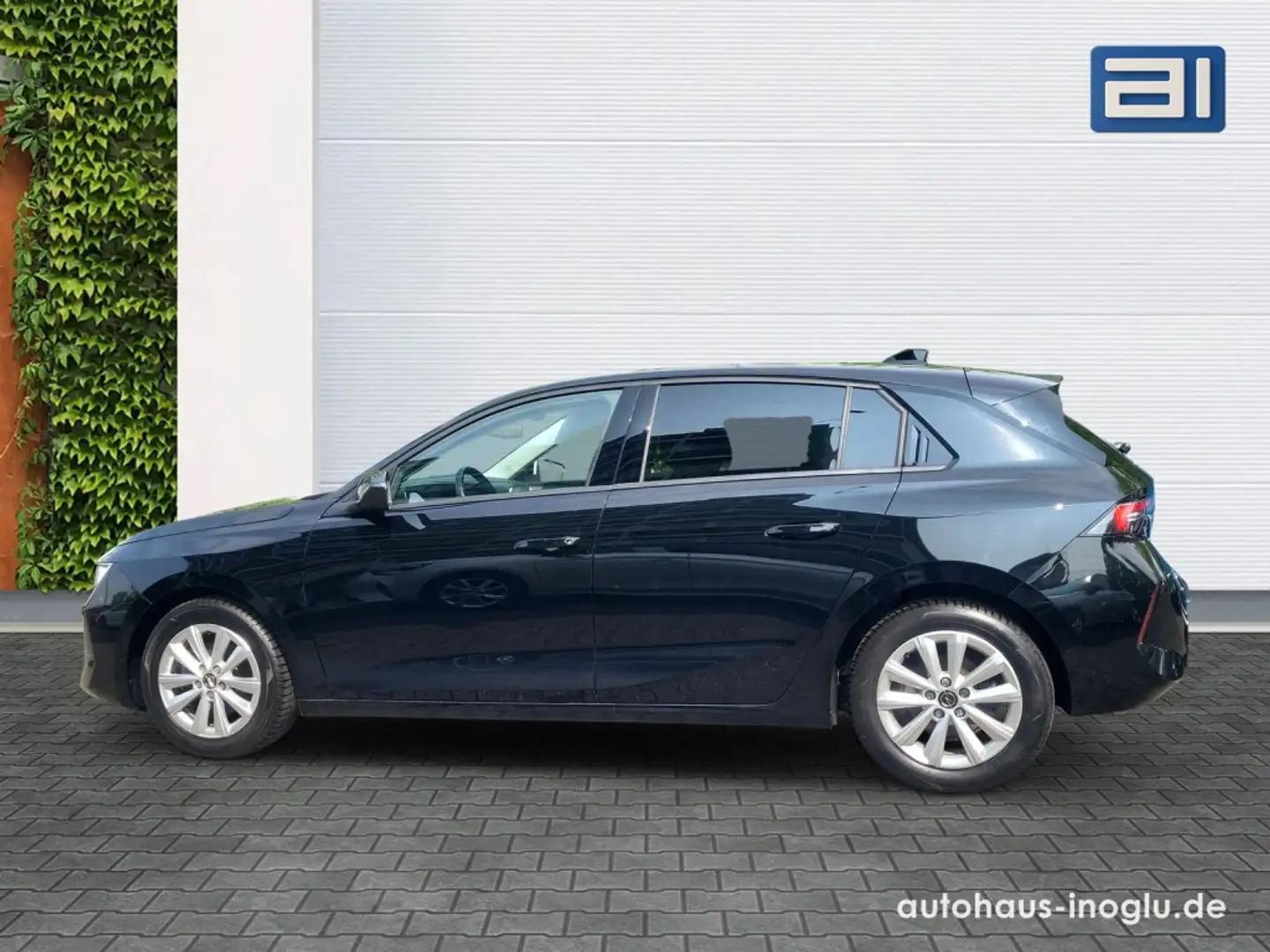 Opel Astra 1.2 B. Edition AT Navi+LED+Lenk SHZ+R-Kam+ Černá - 2