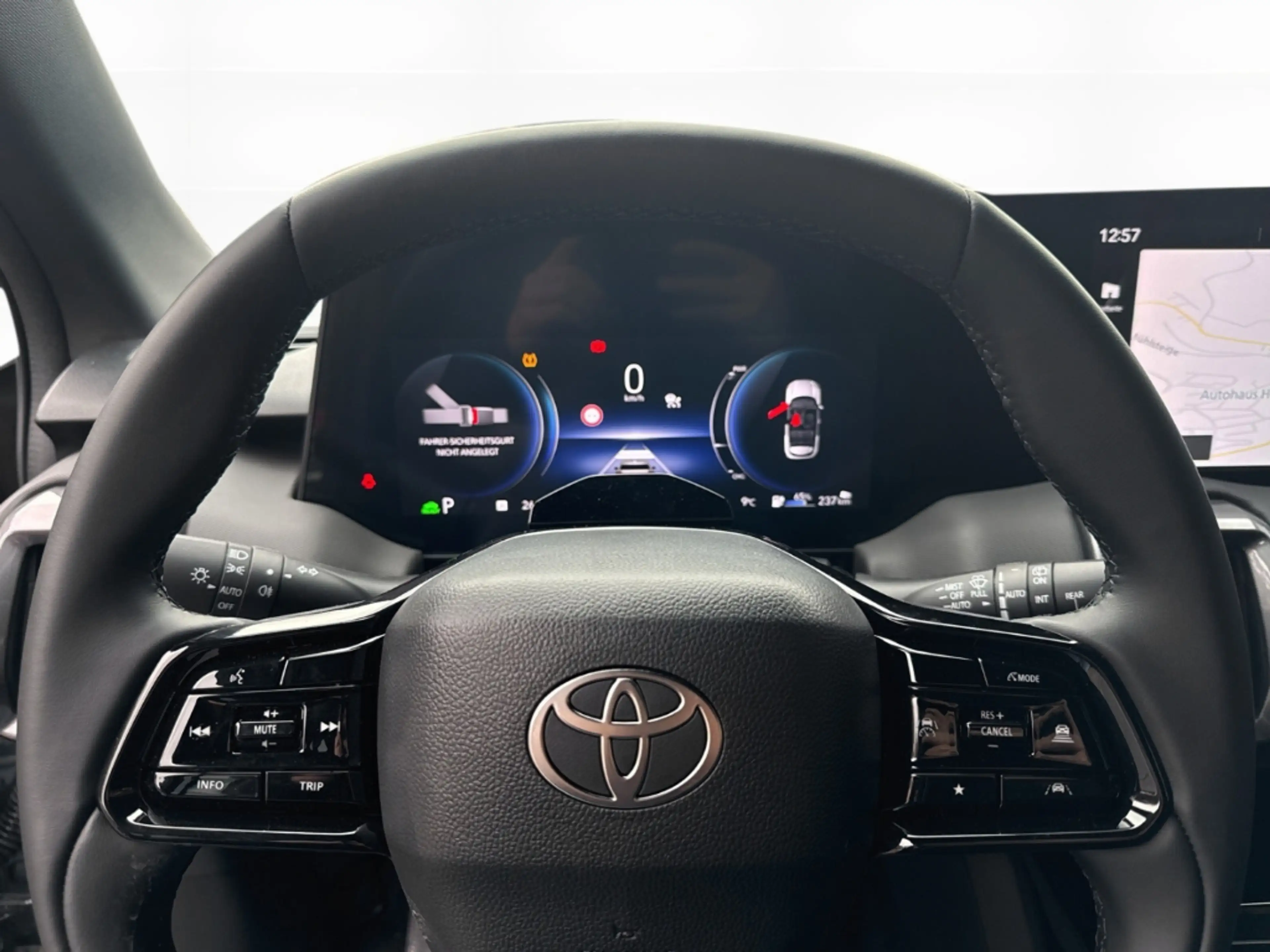 Toyota Urban Cruiser Teamplayer 4x2 61kWh +Sitzheizung +Kamera — photo 11