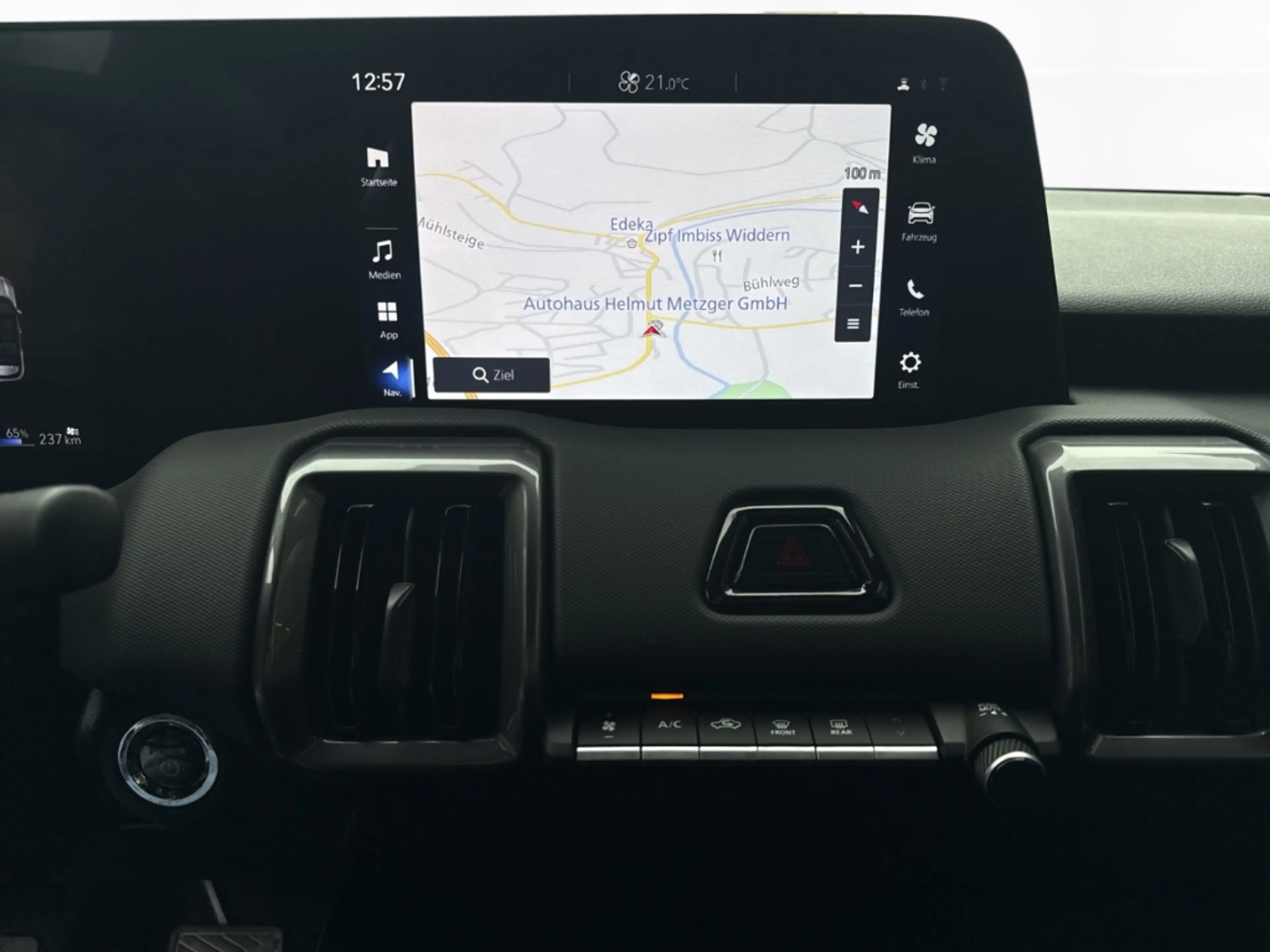 Toyota Urban Cruiser Teamplayer 4x2 61kWh +Sitzheizung +Kamera — photo 12