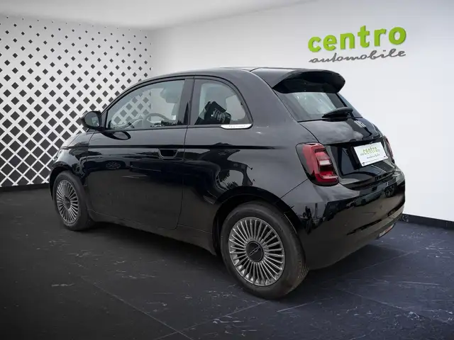 Fiat 500 view 3