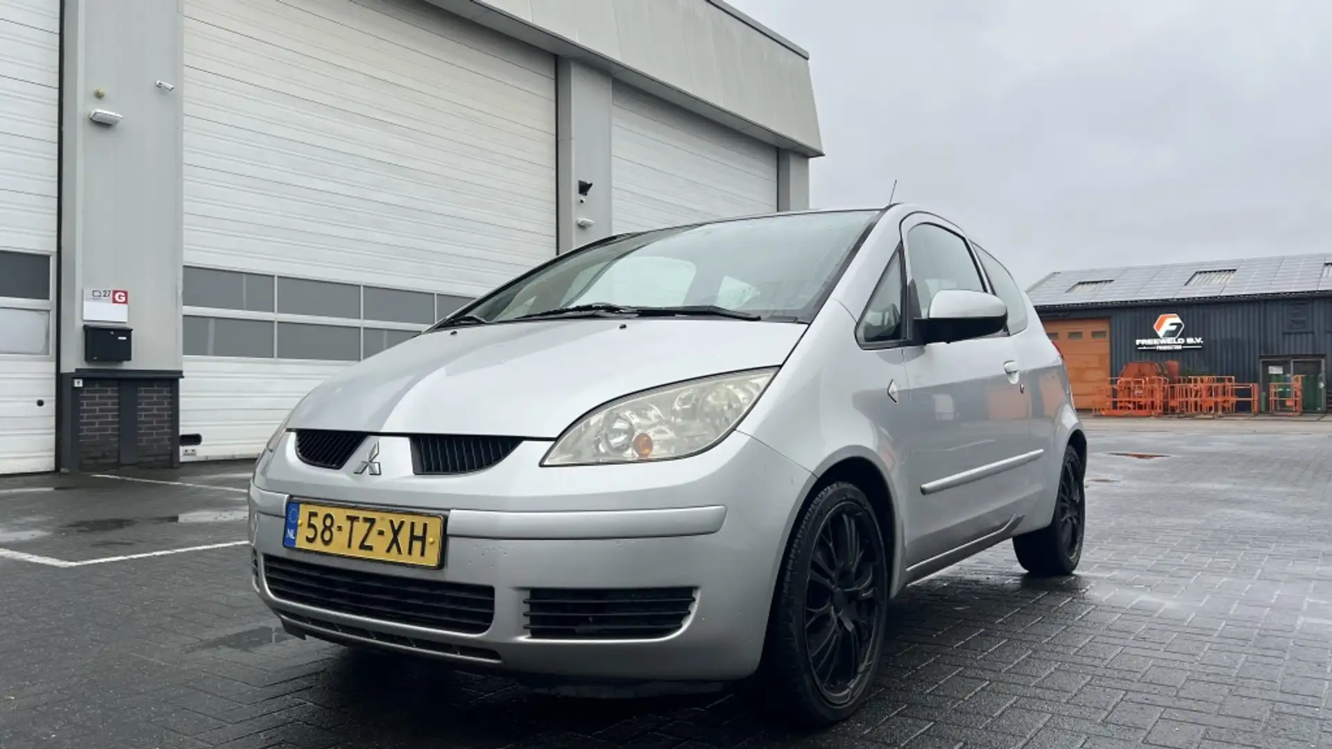 Mitsubishi Colt 1.3 Inform Gris - 1