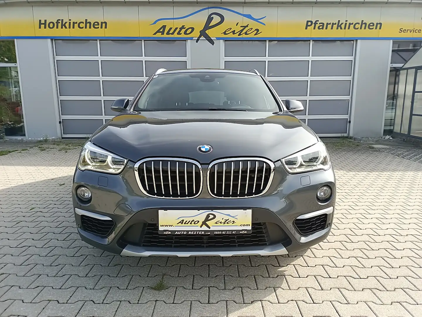 BMW X1 xDrive18d xLine Aut. *LED*AHV*HUD*M-Lenkrad*PDC... Grau - 2