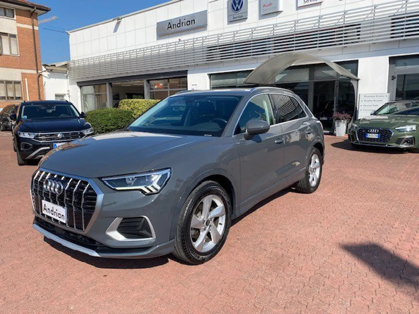 Audi Q3 35 TDI S tronic Business Advanced Grigio - 1
