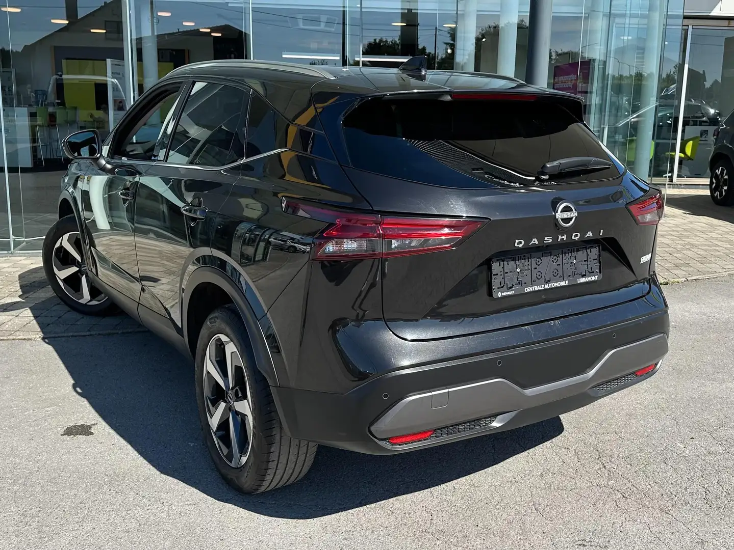 Nissan Qashqai Qashqai 1.3 DIG-T MHEV N-Connecta Mild-hybride Zwart - 2