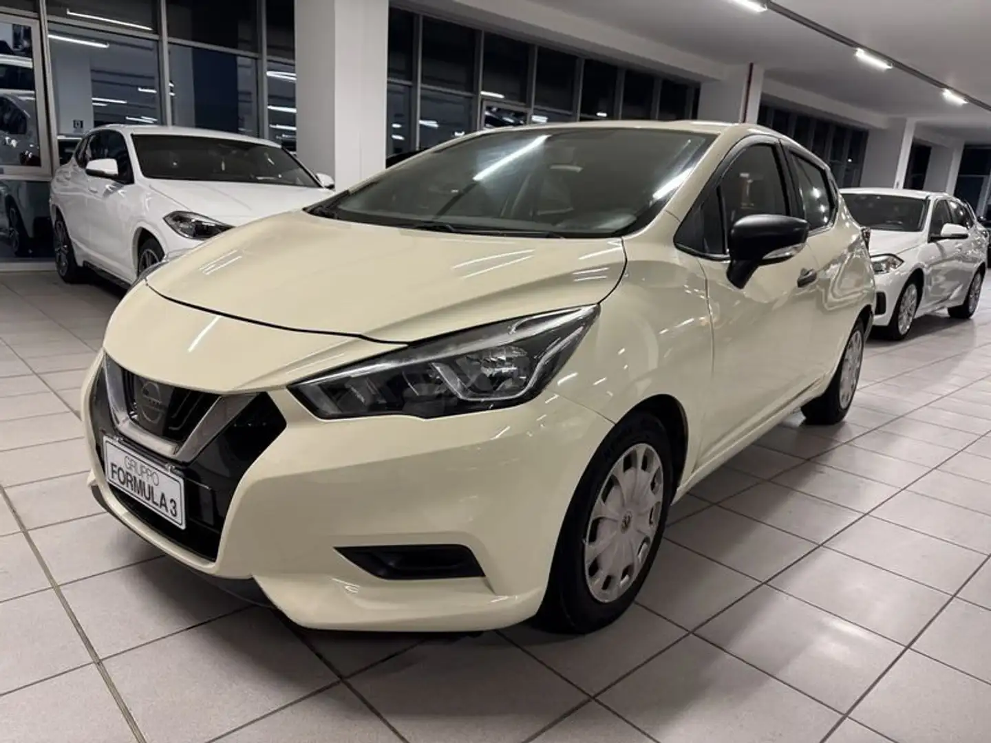 Nissan Micra 1.0 IG 12V 5 porte Acenta Beige - 1