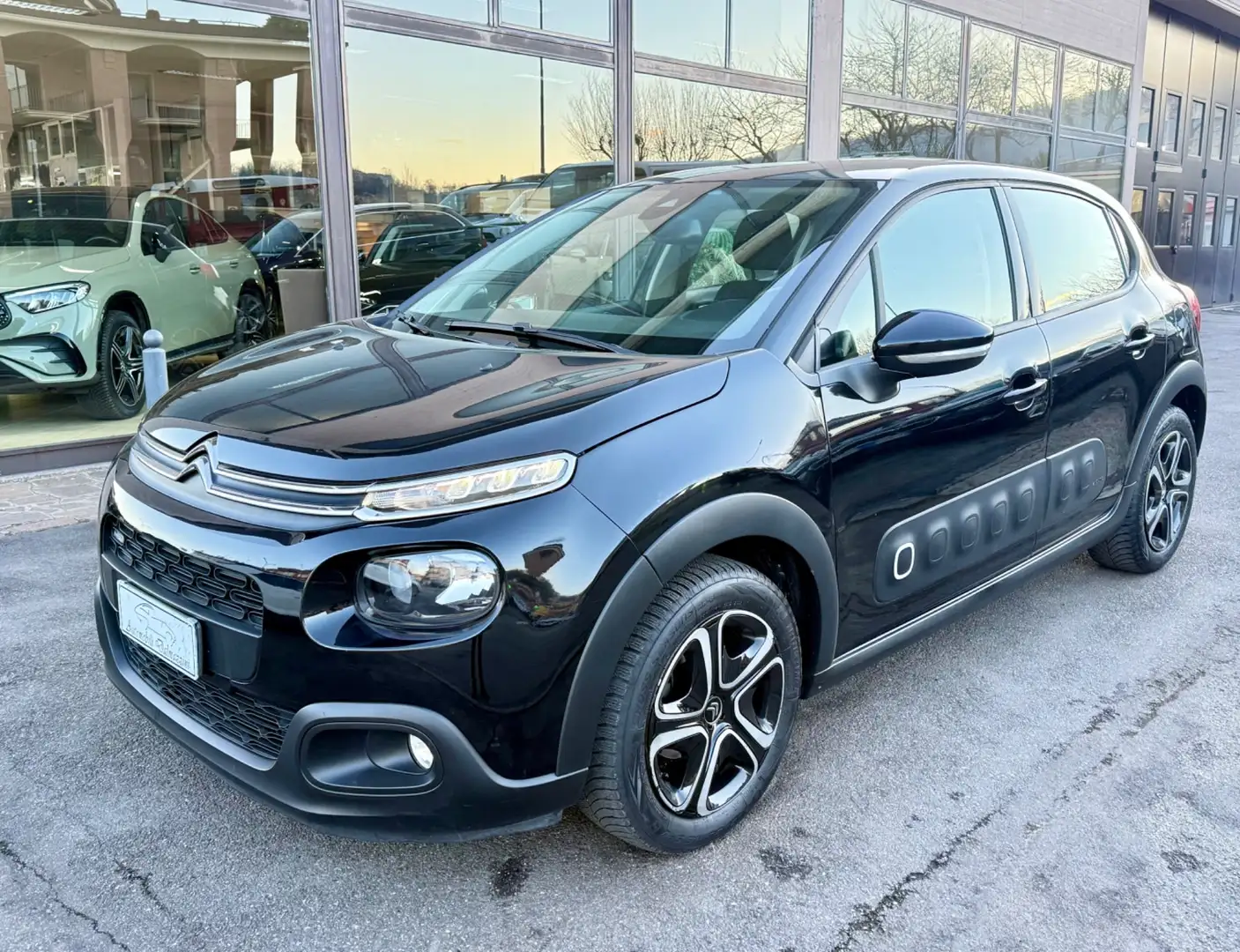 Citroen C3 C3 PureTech 110 S&S EAT6 Shine Schwarz - 2