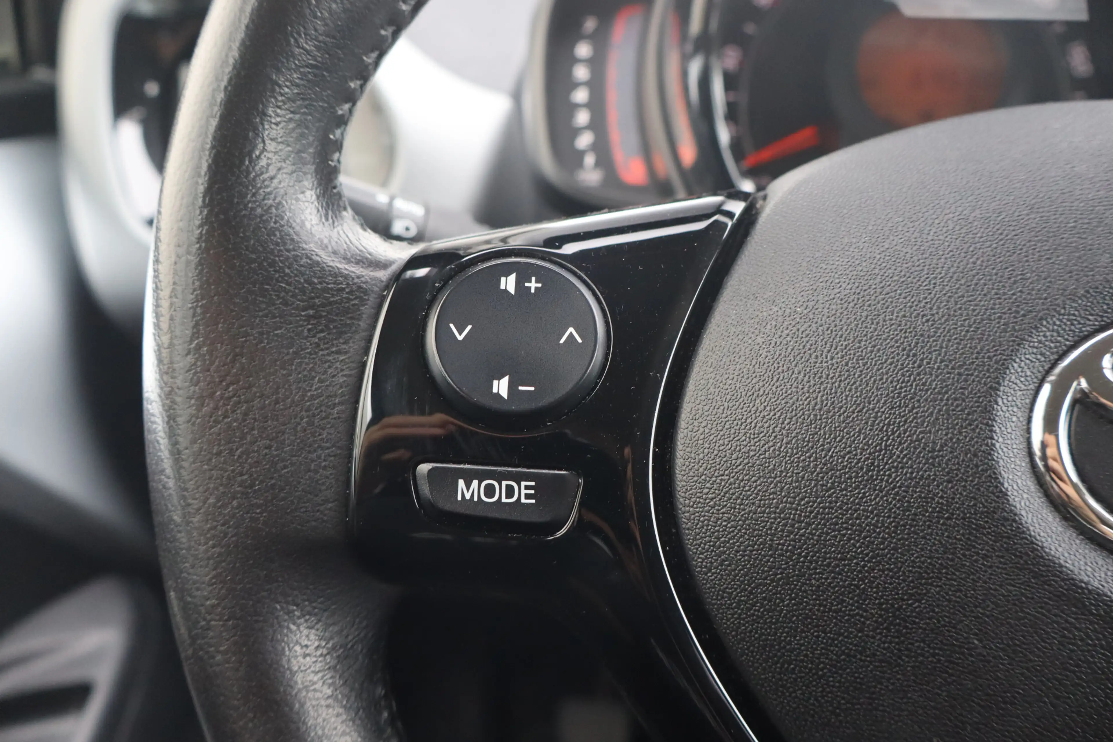 Toyota Aygo 1.0 VVT-i x-joy - NL- Auto!! Apple I Camera I Crui — photo 17