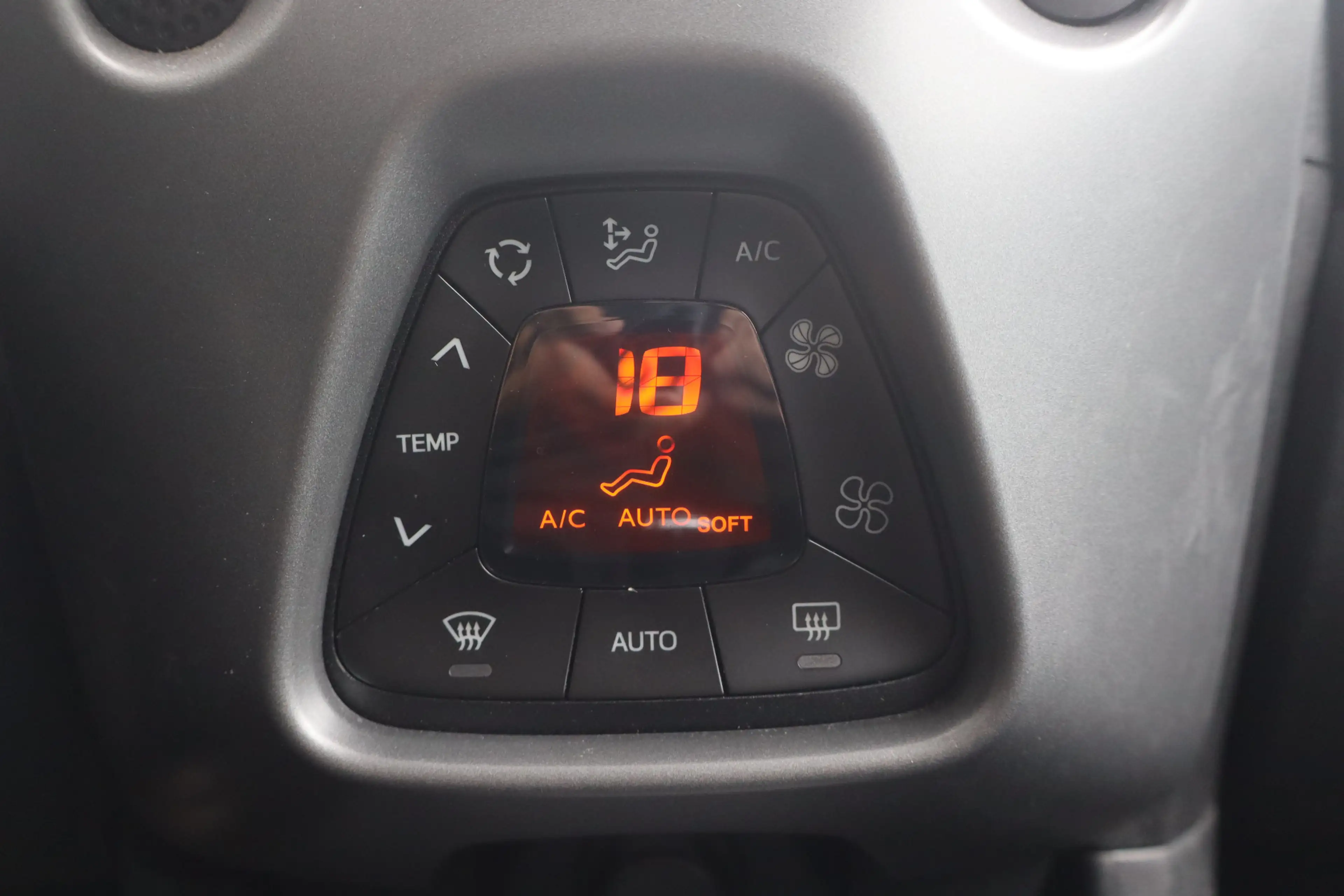Toyota Aygo 1.0 VVT-i x-joy - NL- Auto!! Apple I Camera I Crui — photo 20