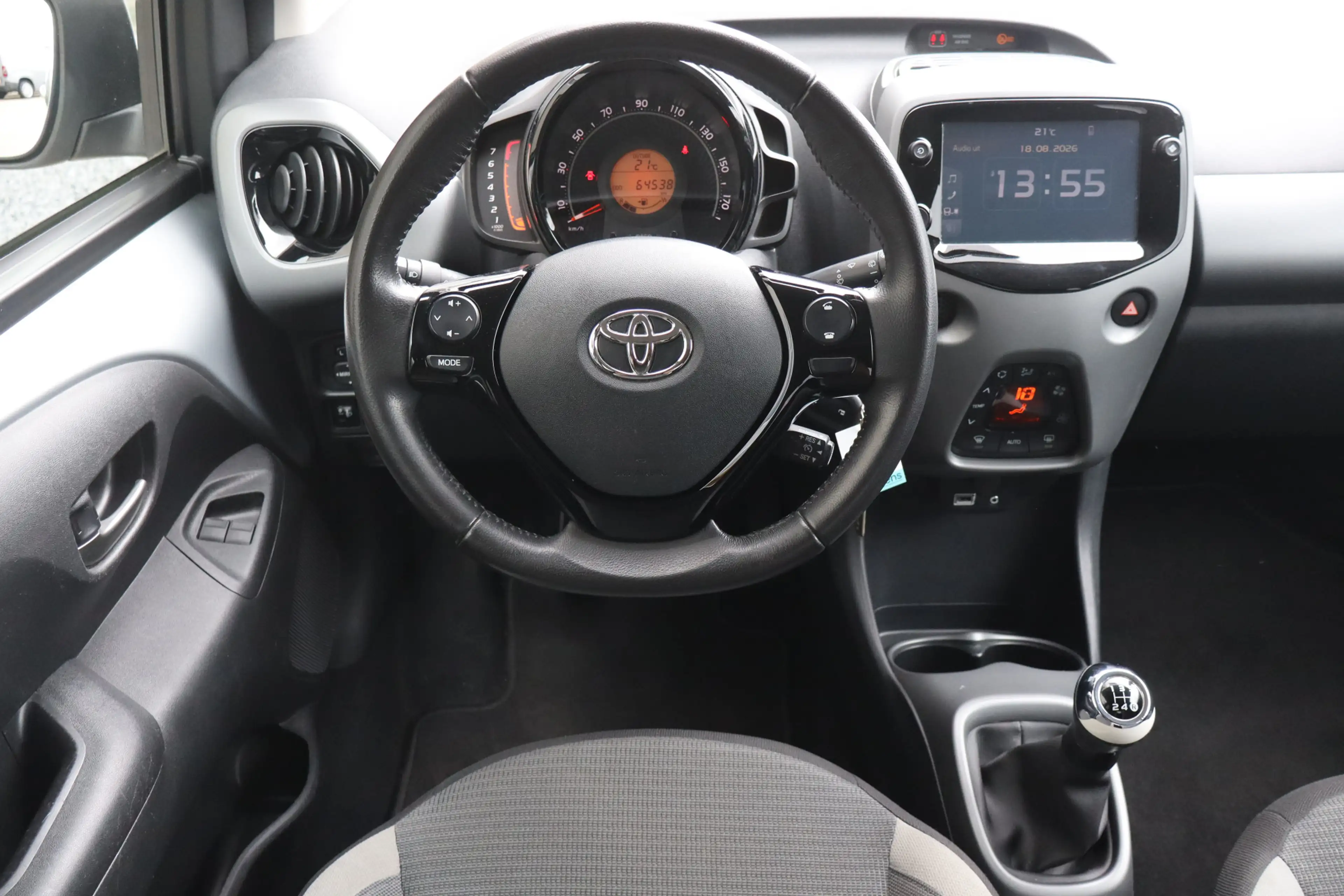 Toyota Aygo 1.0 VVT-i x-joy - NL- Auto!! Apple I Camera I Crui — photo 5
