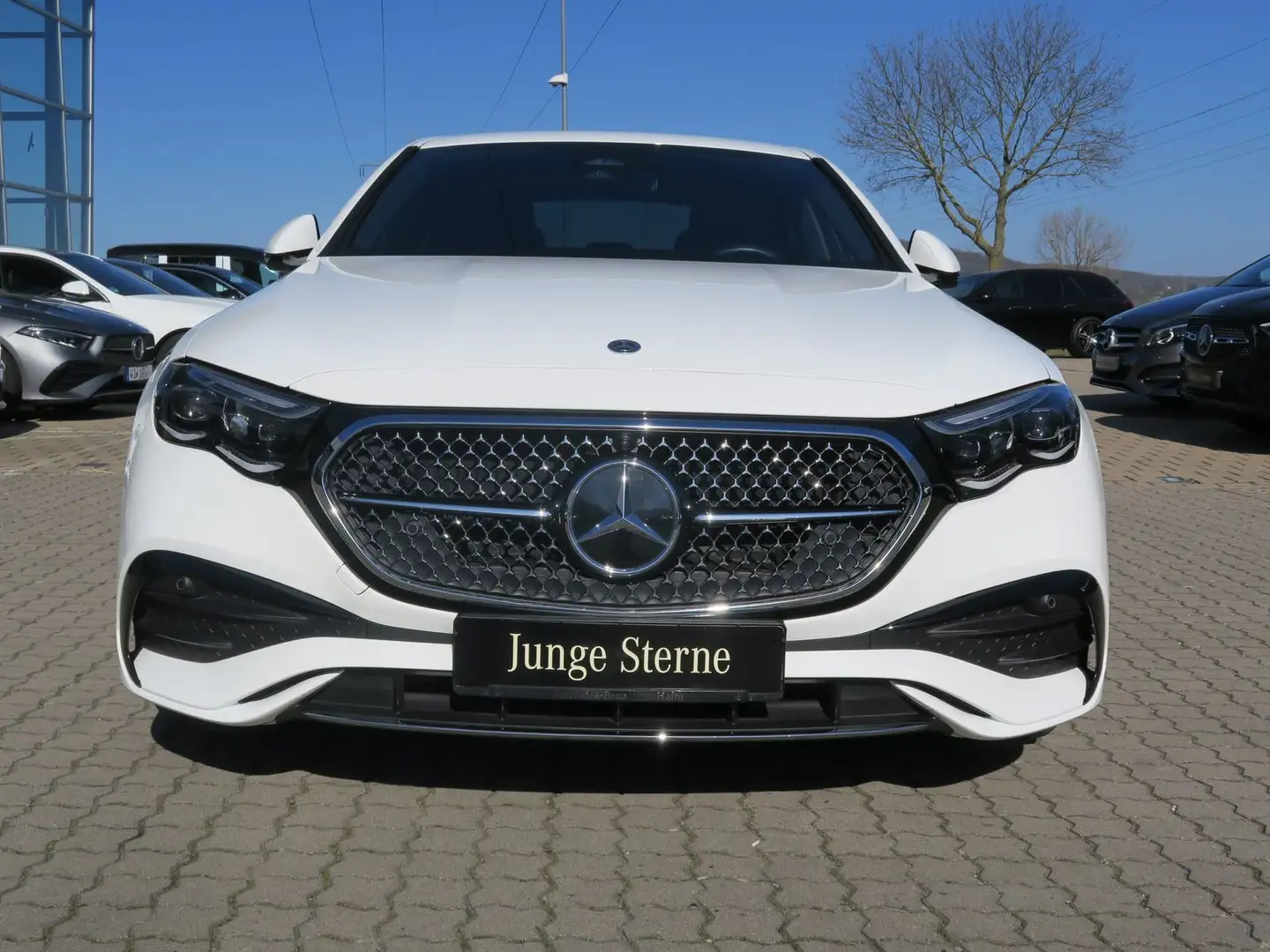 Mercedes-Benz E 200 AMG Line Advanced Plus AHK Keyless Digital Blanc - 2