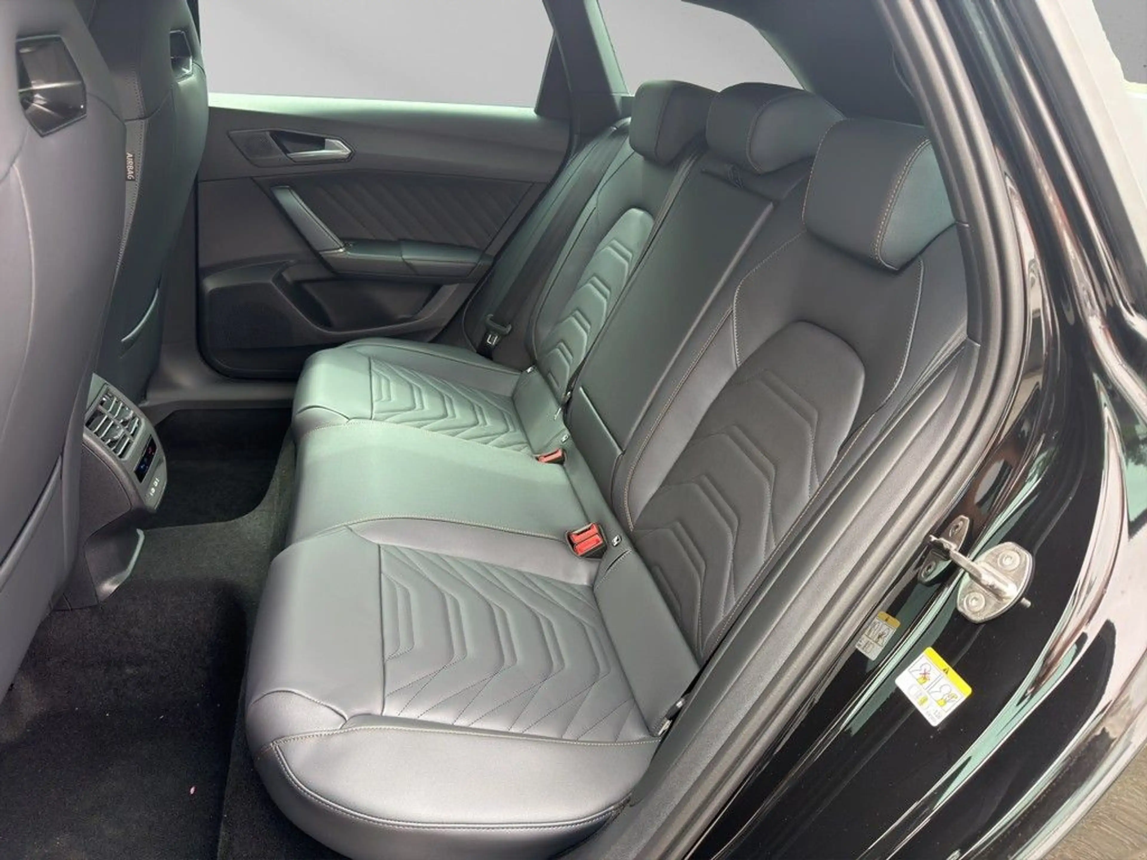 CUPRA Leon Sportstourer VZ Black AHK-NAVI-LED-RFK — photo 13