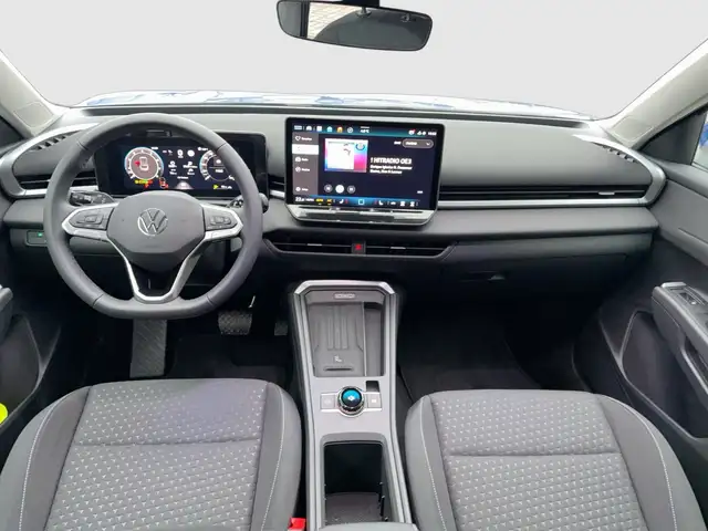 Volkswagen T-Roc view 8