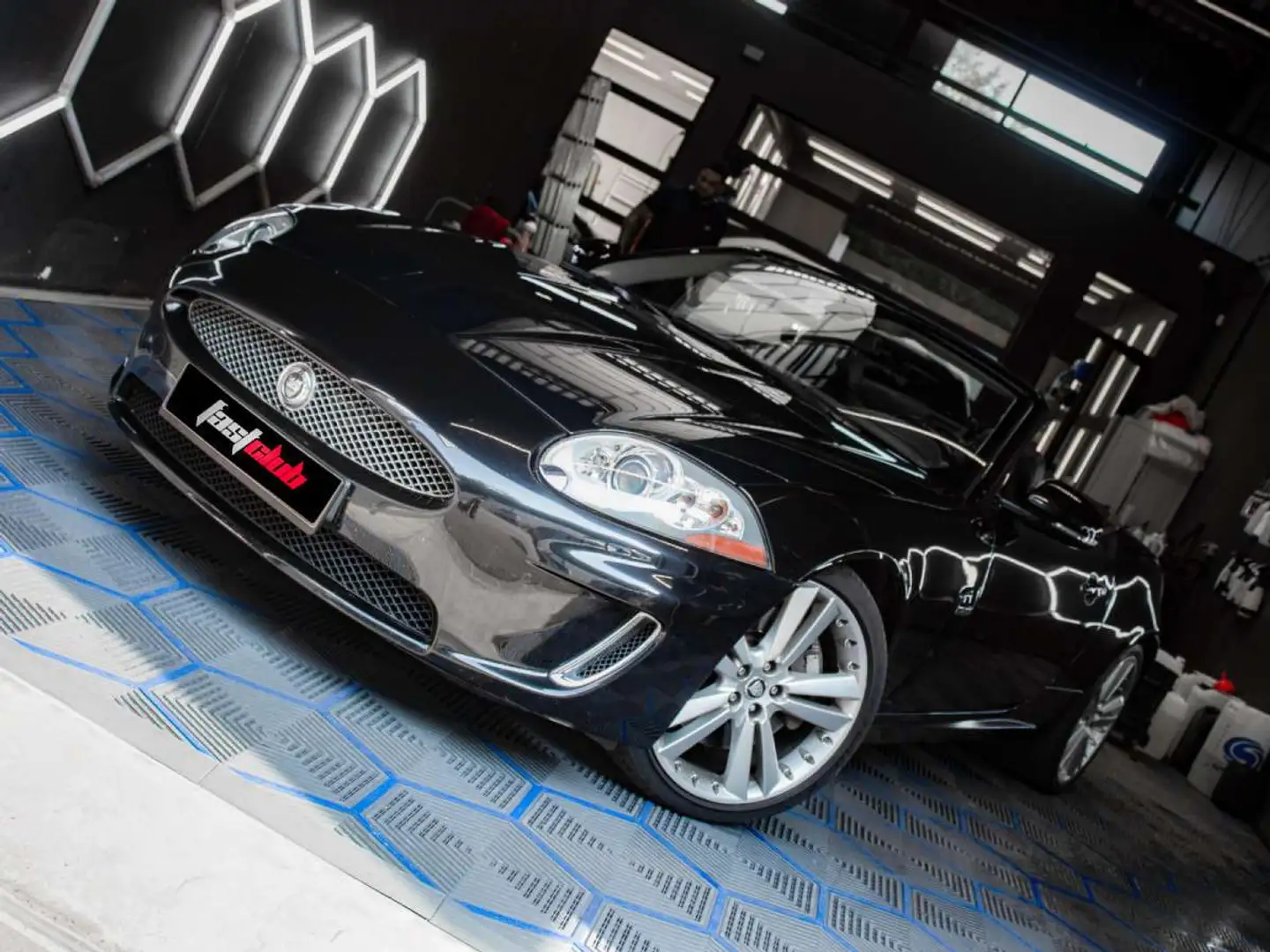 Jaguar XK Jaguar XK Convertible 5.0 V8  380 ch  PORTOFOLIO Schwarz - 1