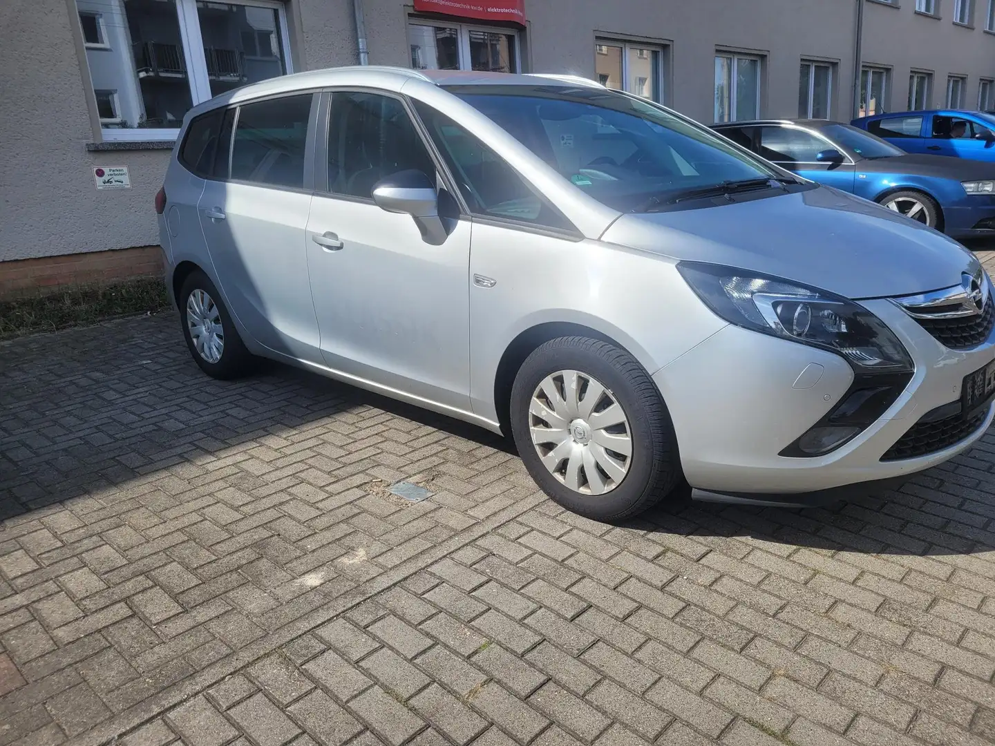Opel Zafira Tourer 1,6 CDTI +7-Sitzer+Navi+ Silber - 2