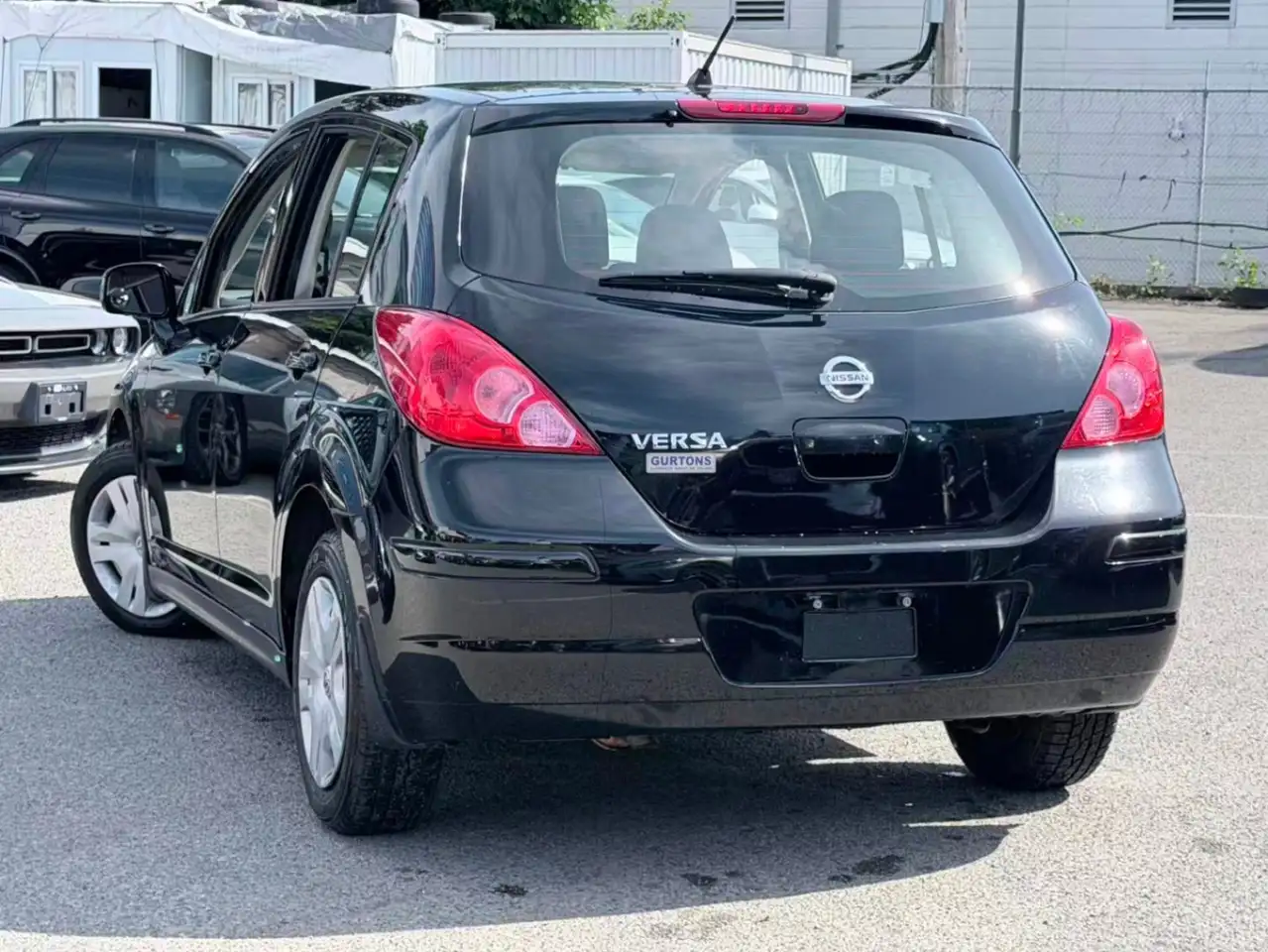 Nissan Versa fotografie Nissan Versa