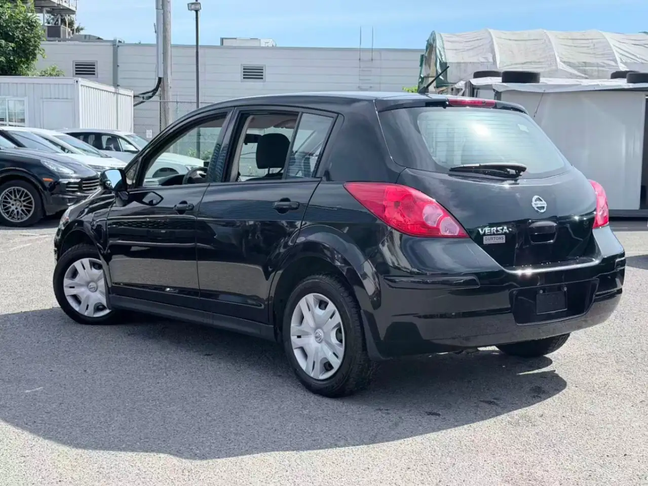 Nissan Versa fotografie Nissan Versa