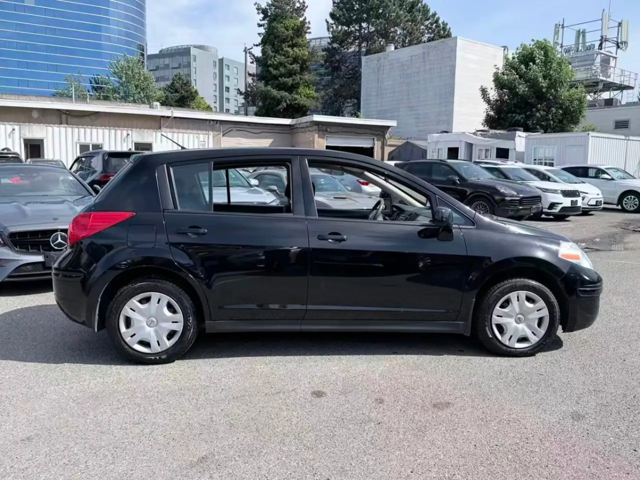 Nissan Versa fotografie Nissan Versa