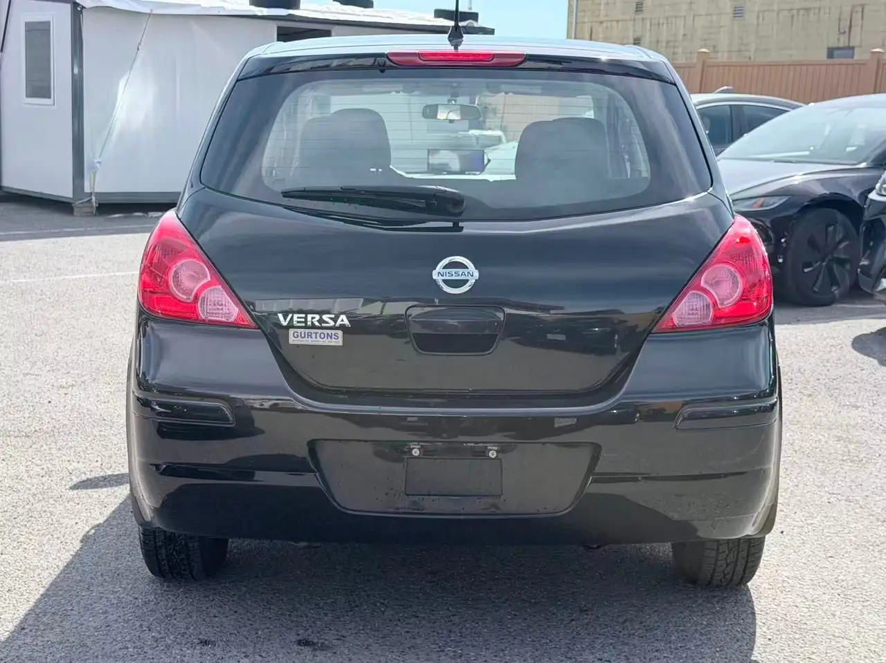 Nissan Versa fotografie Nissan Versa