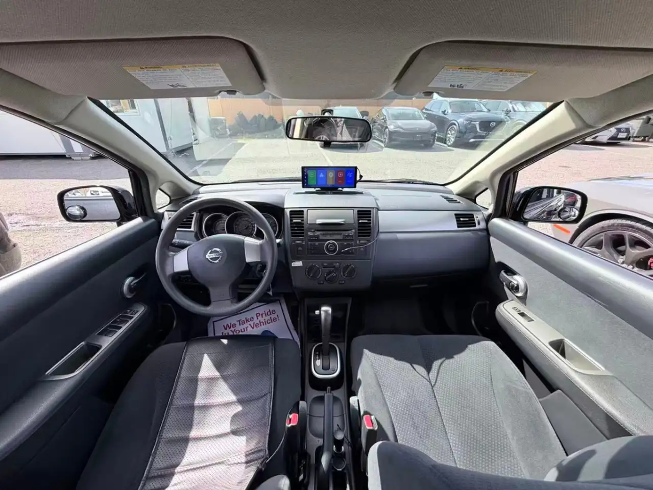 Nissan Versa fotografie Nissan Versa