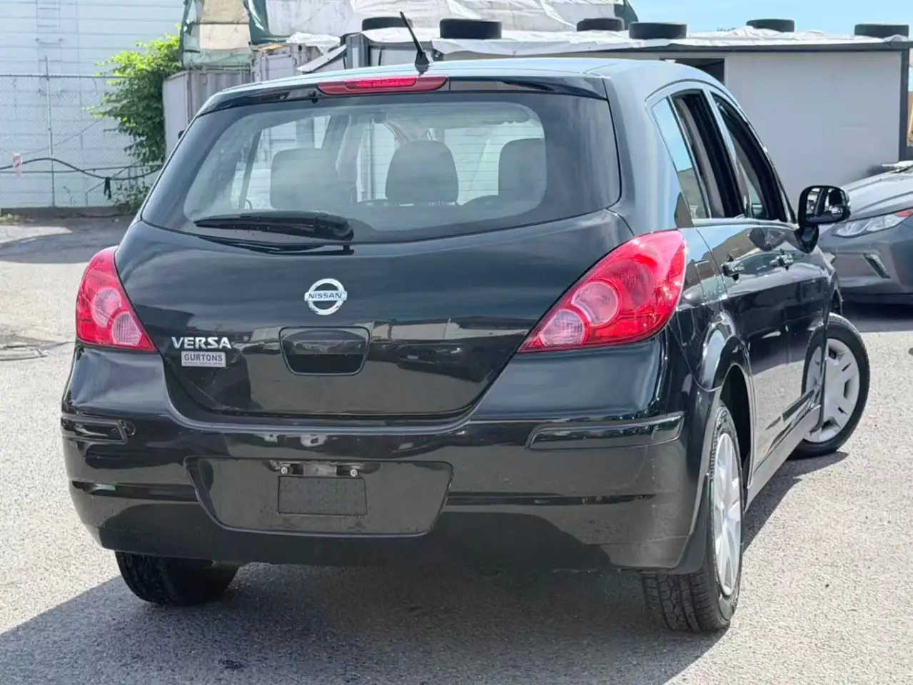 Nissan Versa fotografie Nissan Versa