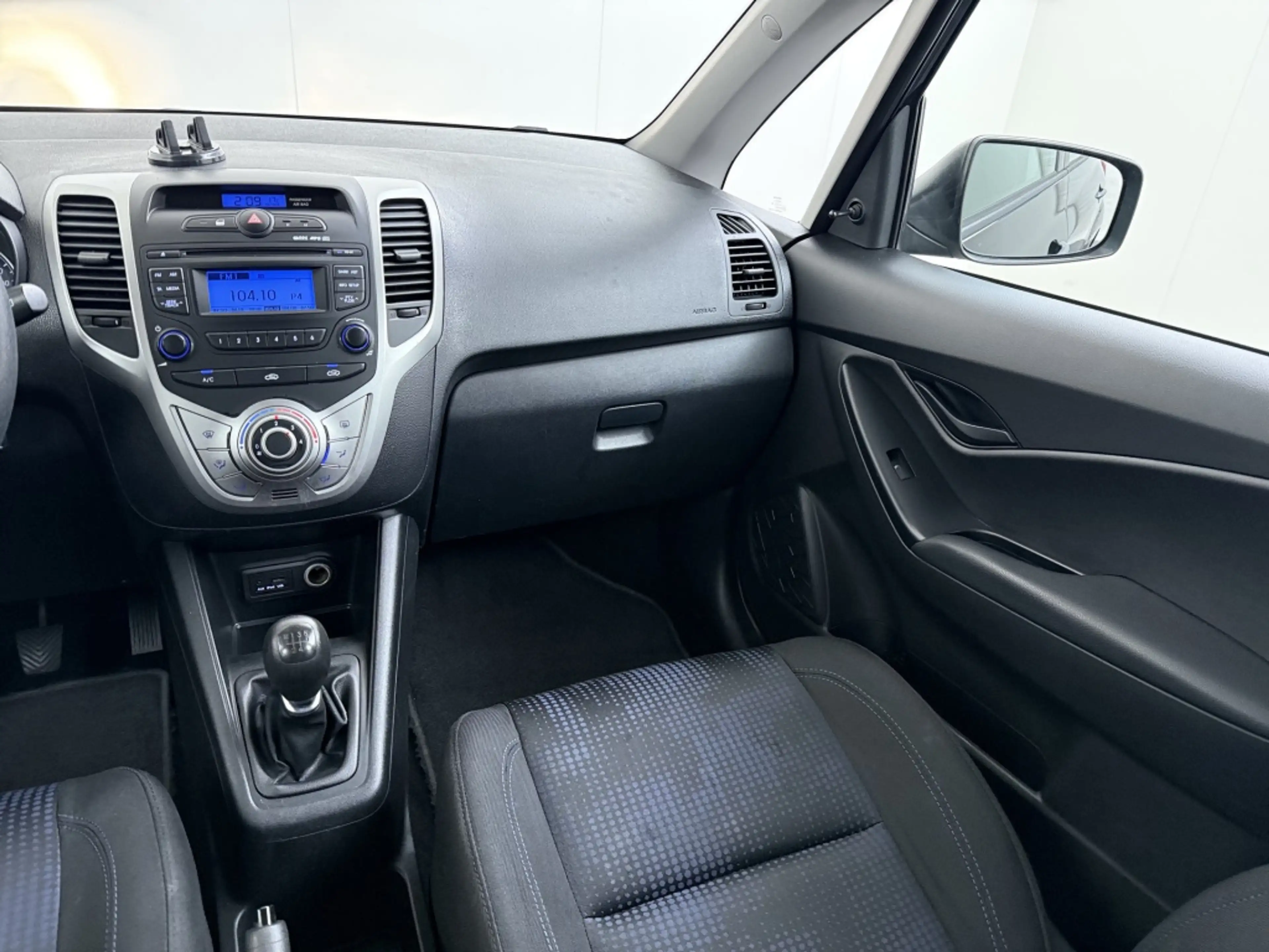 Hyundai iX20 1.4i i-Drive — photo 19