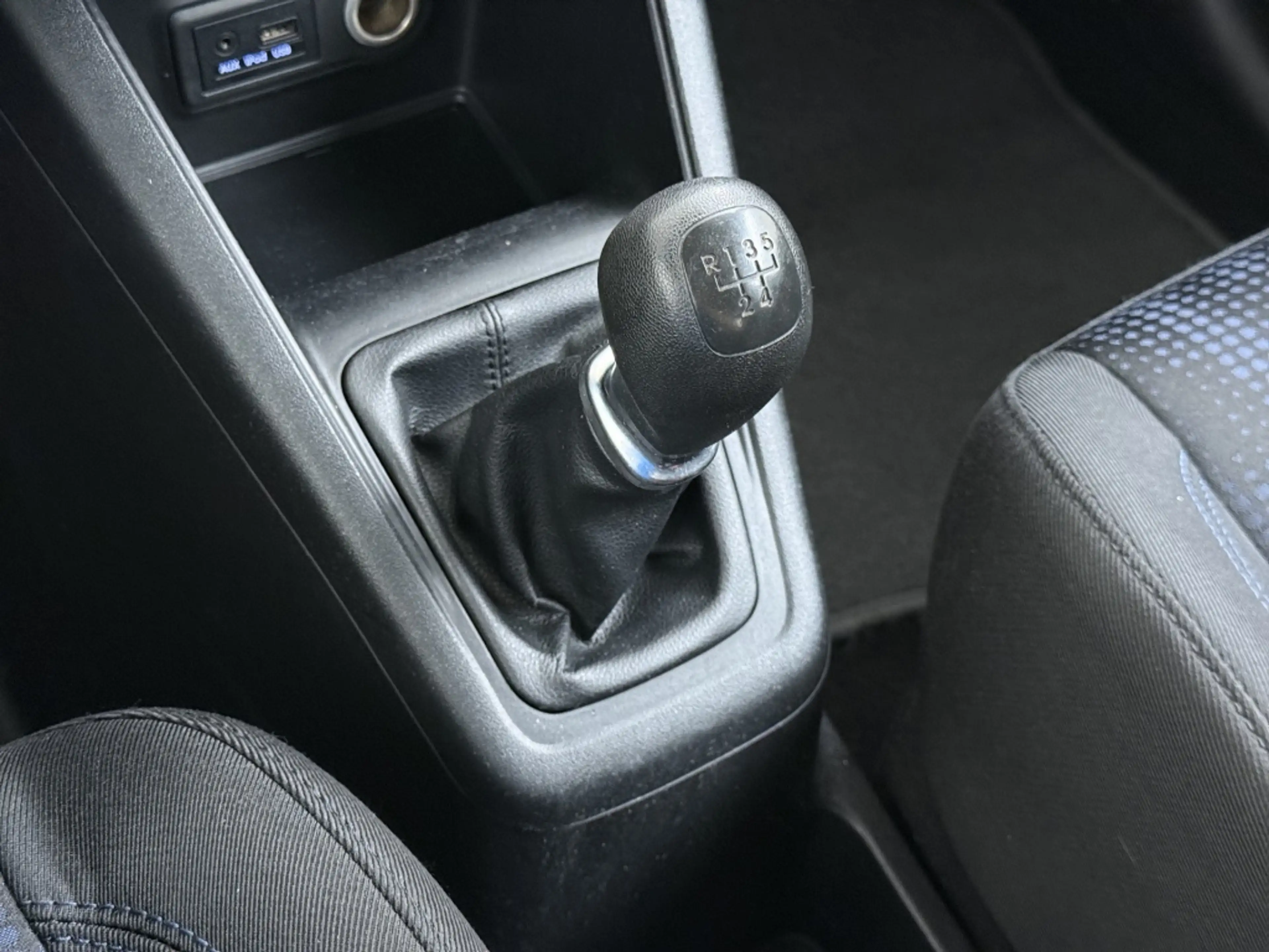 Hyundai iX20 1.4i i-Drive — photo 25