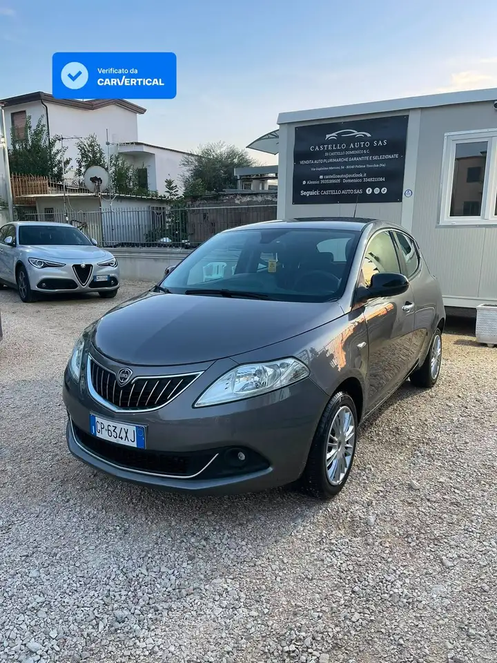Lancia Ypsilon