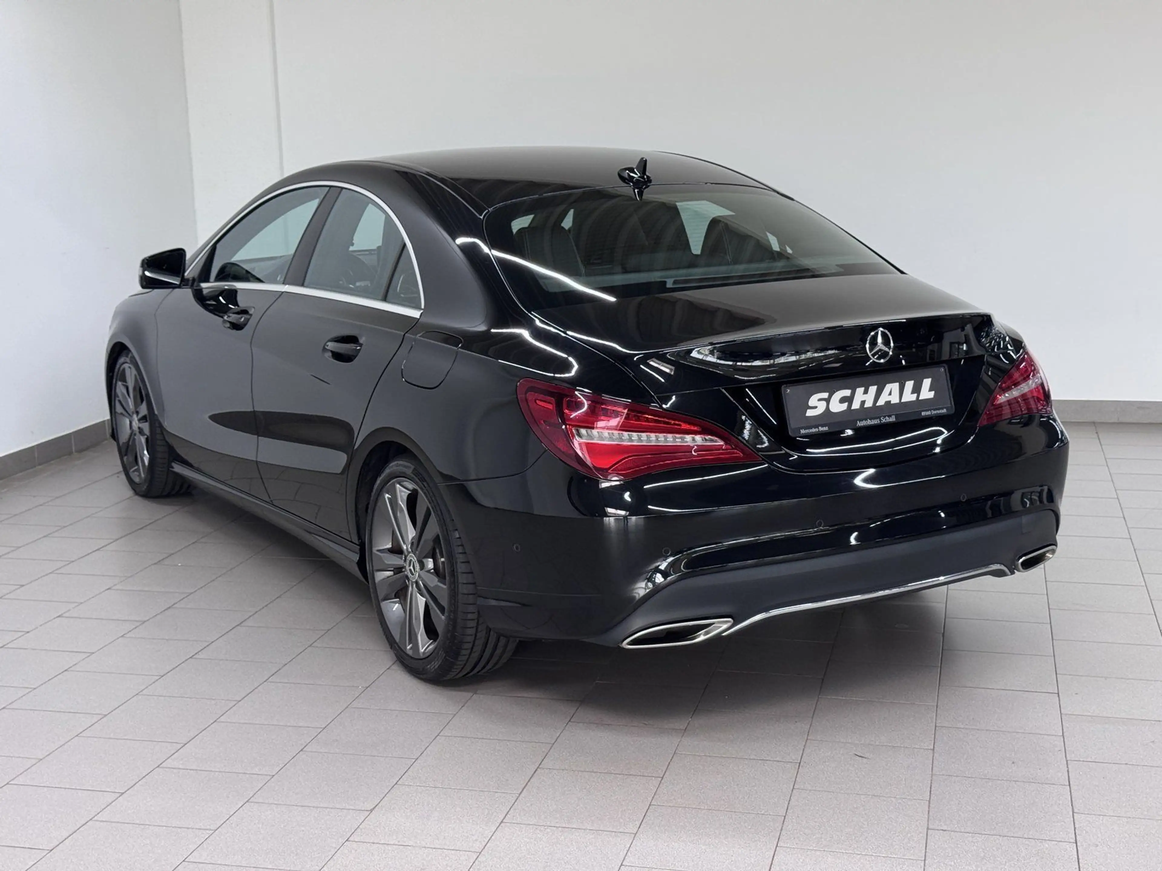 Mercedes-Benz CLA 220 d URBAN+LED HIGH PERF+NAVI+PARKASSISTENT — photo 14