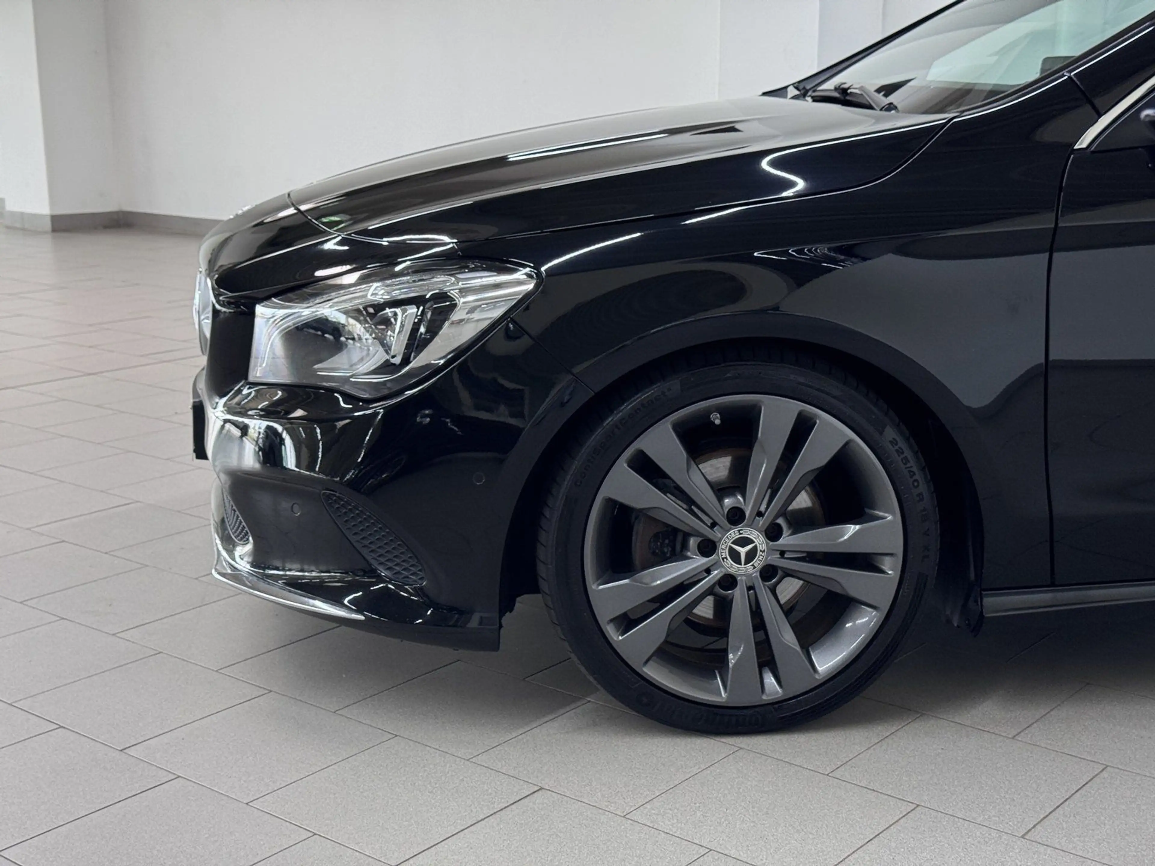 Mercedes-Benz CLA 220 d URBAN+LED HIGH PERF+NAVI+PARKASSISTENT — photo 7