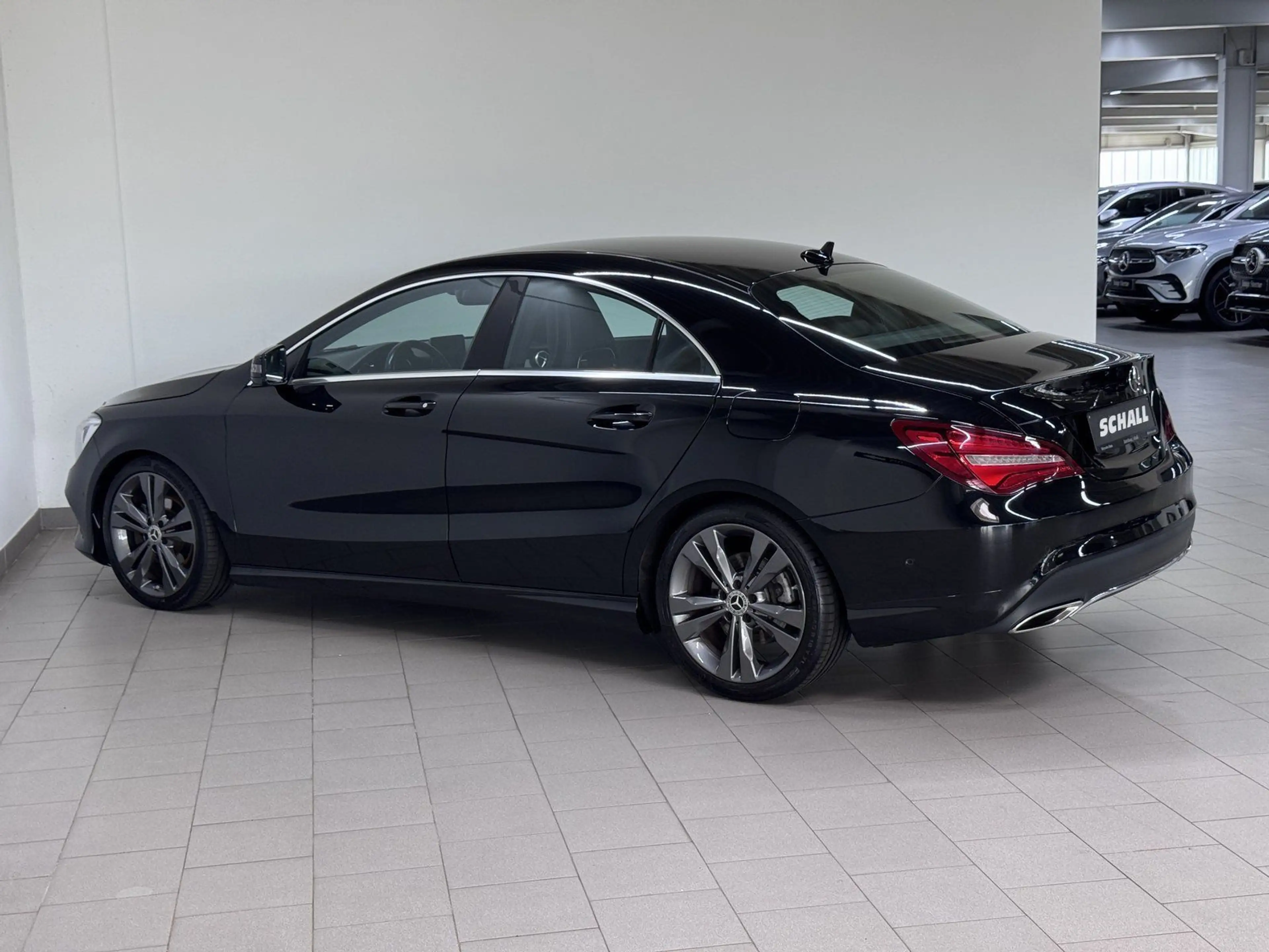 Mercedes-Benz CLA 220 d URBAN+LED HIGH PERF+NAVI+PARKASSISTENT — photo 3