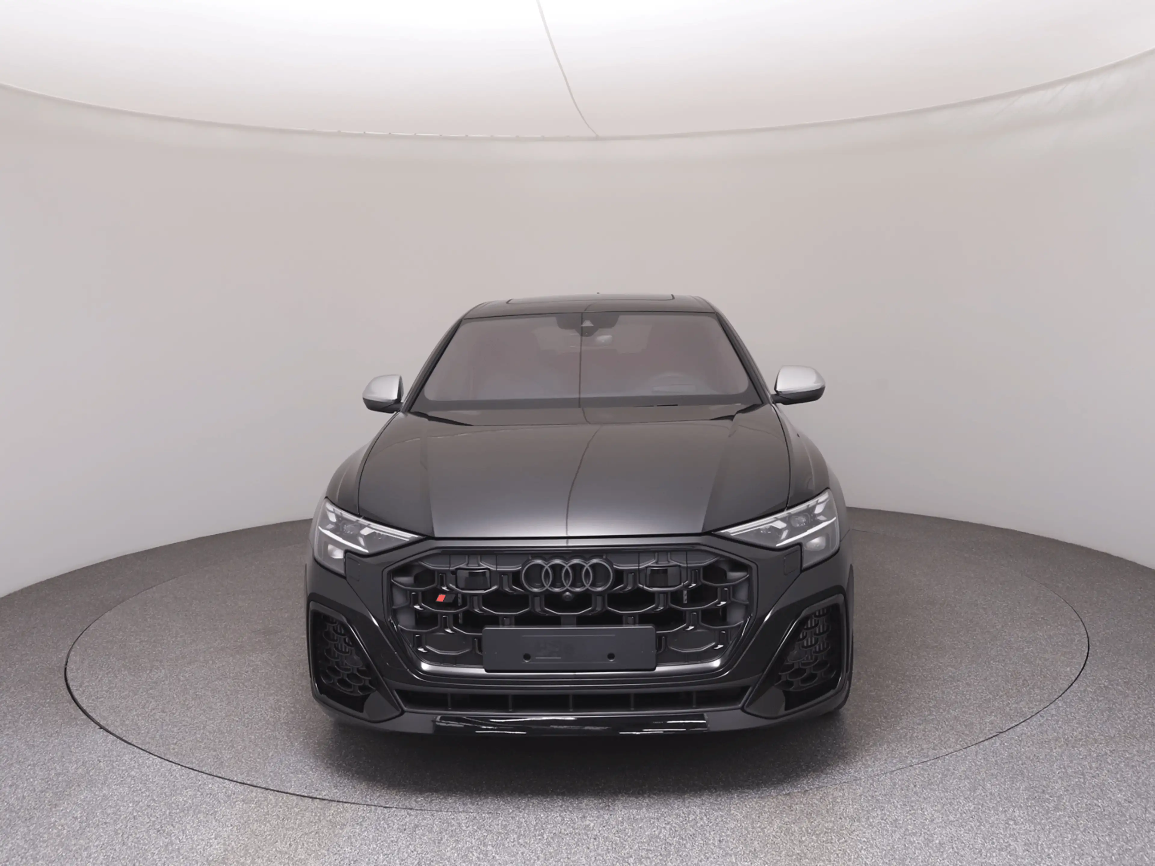 Audi SQ8 TFSI quattro — photo 3