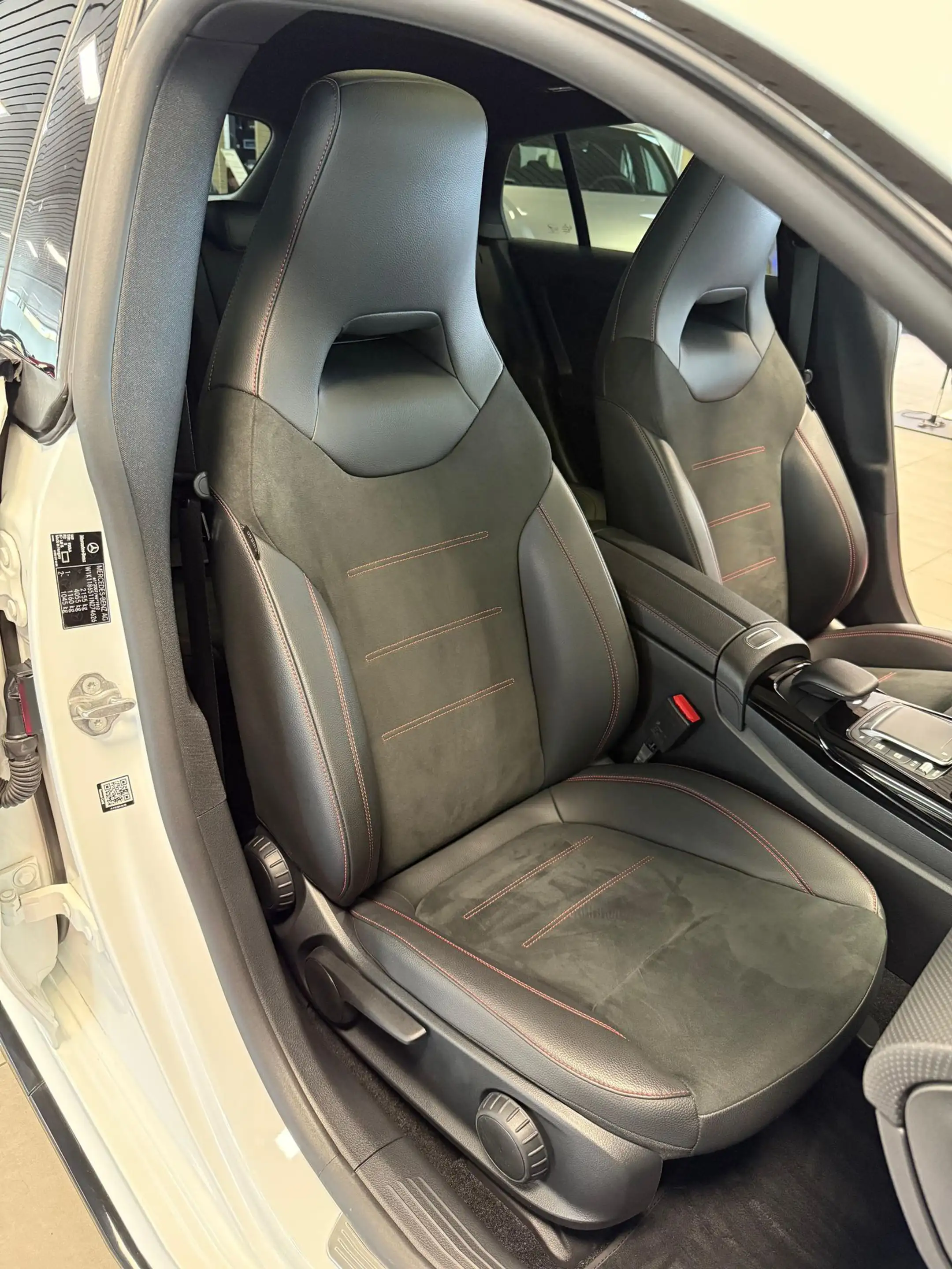 Mercedes-Benz CLA 35 AMG Automatik Panorama — photo 14