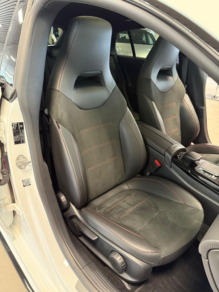 Mercedes-Benz CLA 35 AMG Automatik Panorama — photo 14