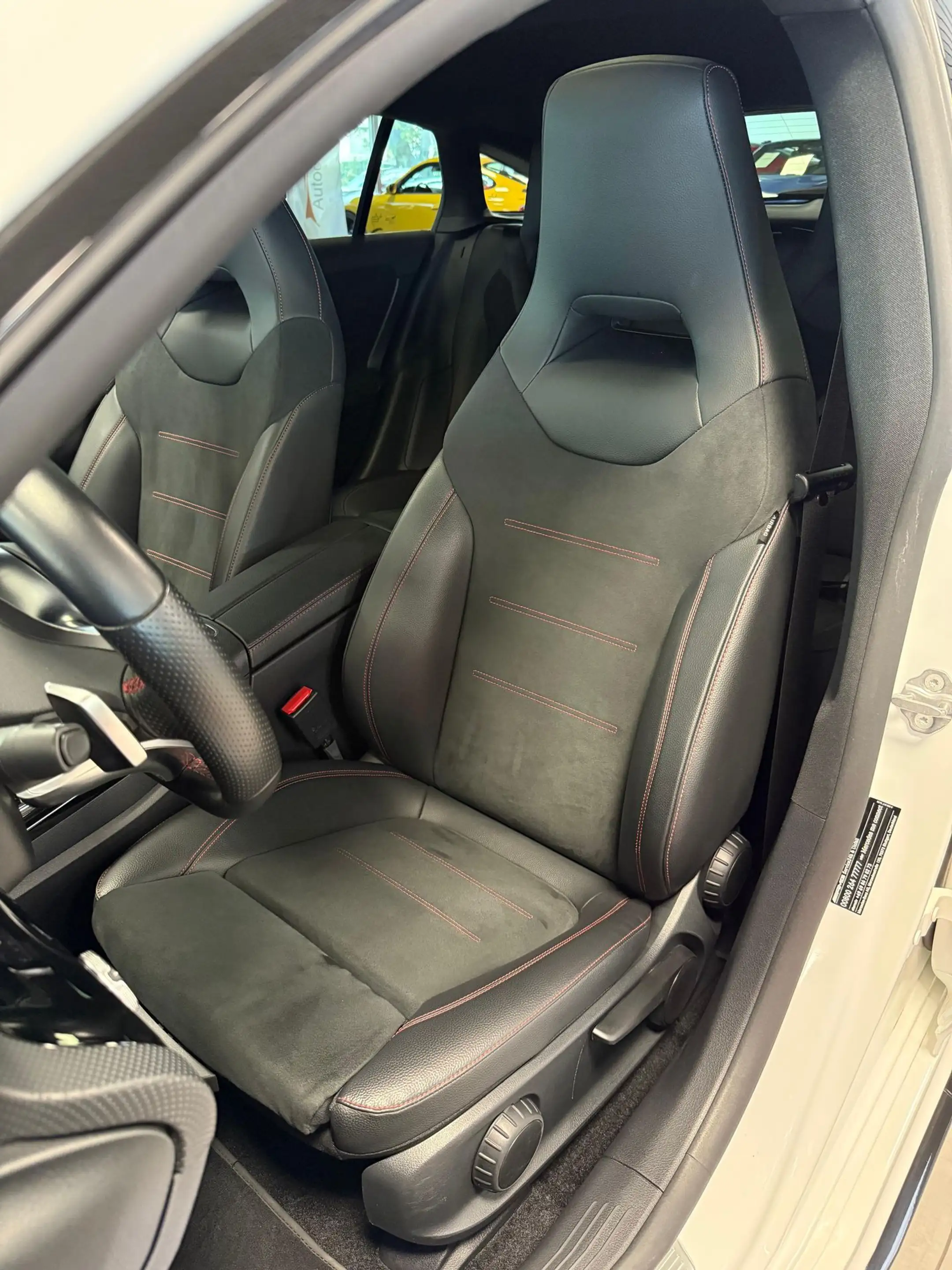 Mercedes-Benz CLA 35 AMG Automatik Panorama — photo 13