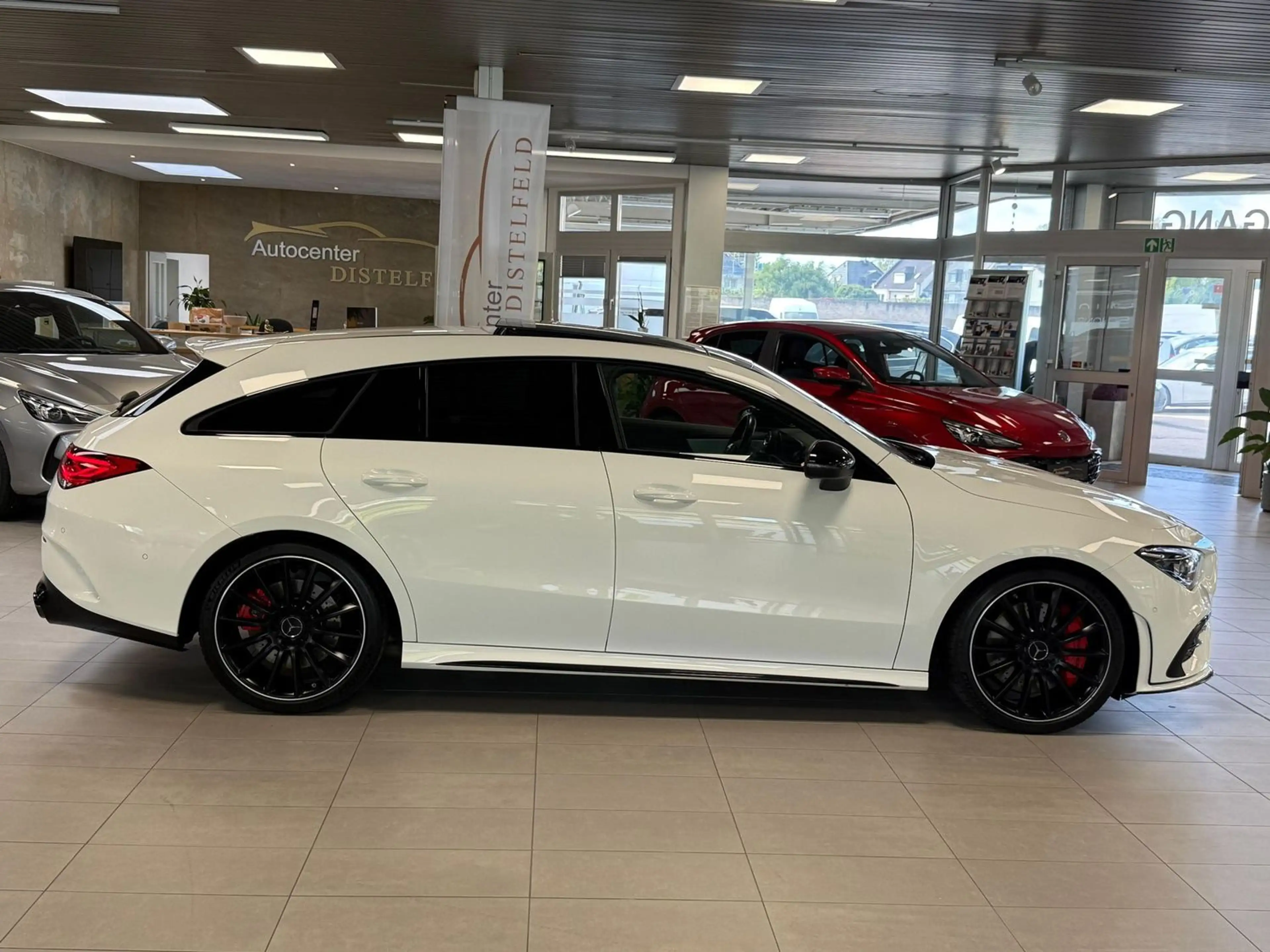 Mercedes-Benz CLA 35 AMG Automatik Panorama — photo 7