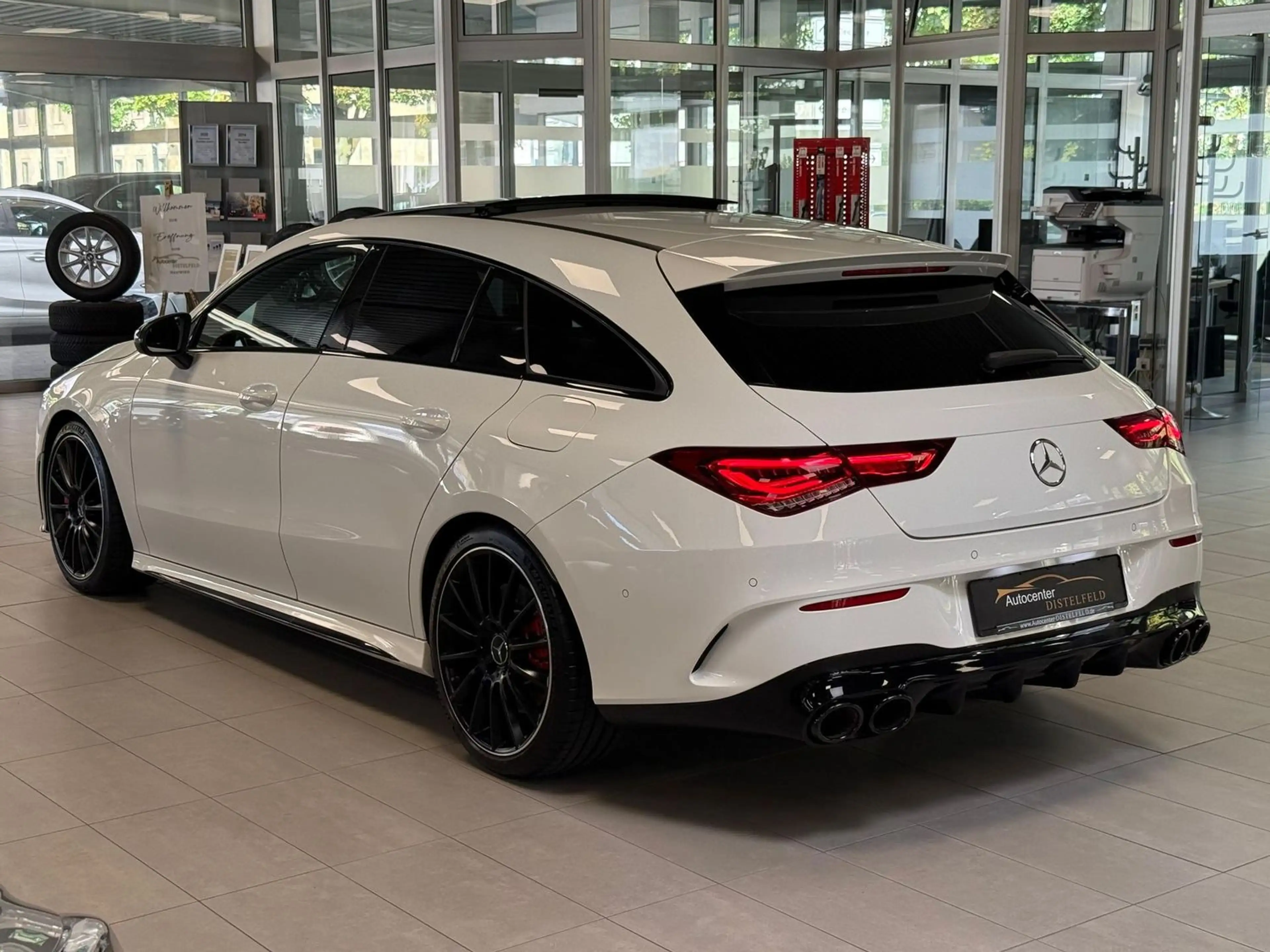 Mercedes-Benz CLA 35 AMG Automatik Panorama — photo 4