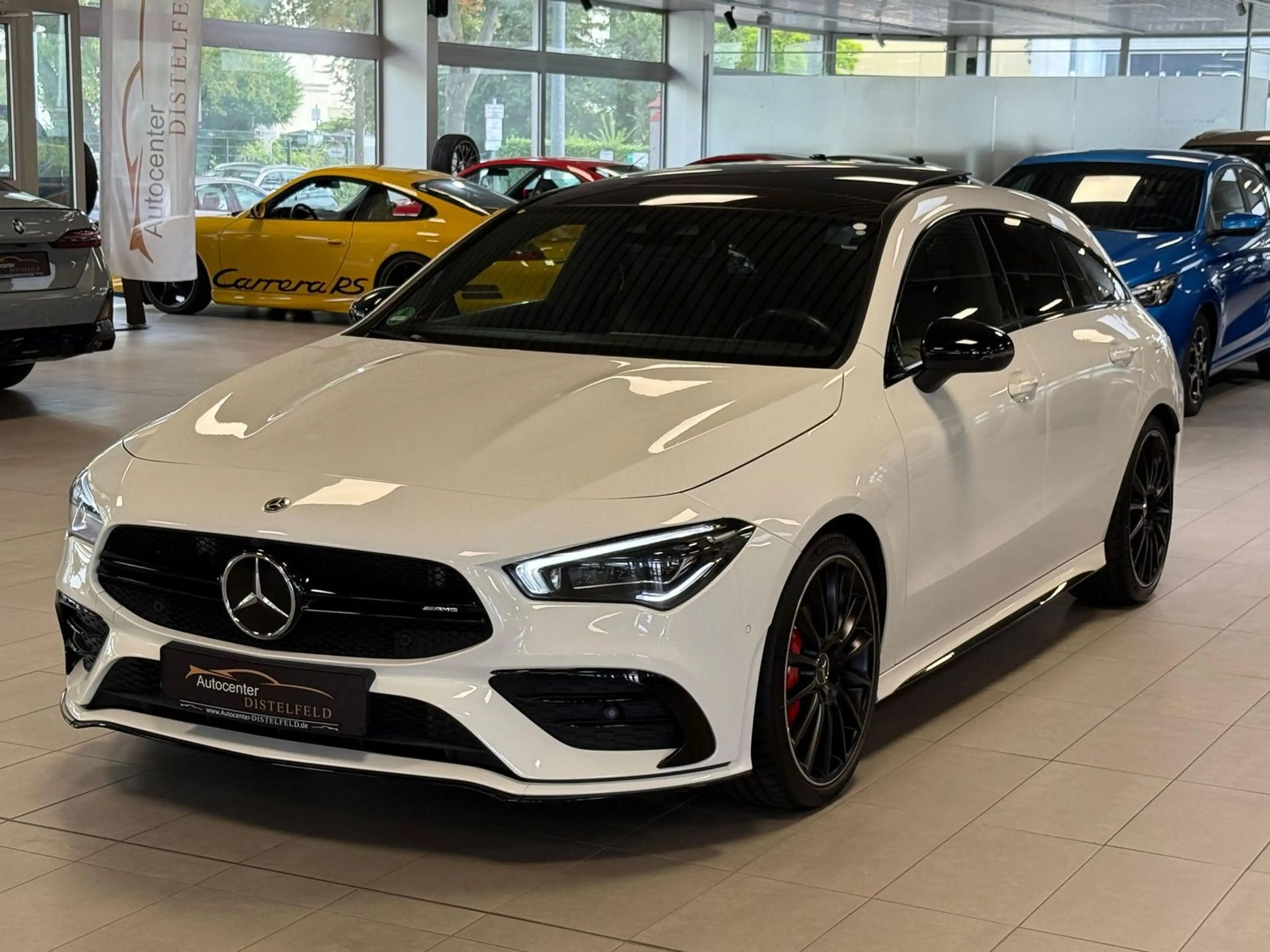 Mercedes-Benz CLA 35 AMG Automatik Panorama — photo 2