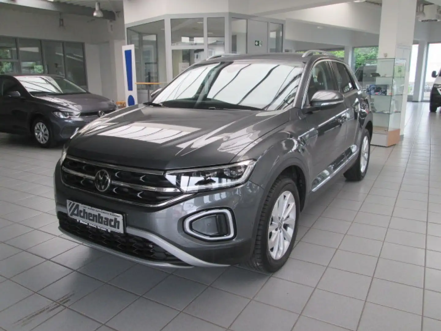 Volkswagen T-Roc Style 2.0 TDI 4Motion DSG 110Kw, Rear View, Silber - 2