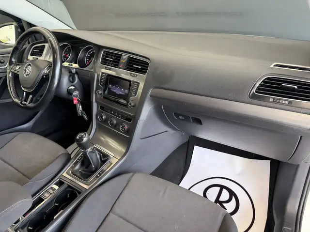 Volkswagen Golf view 12