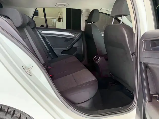 Volkswagen Golf view 14