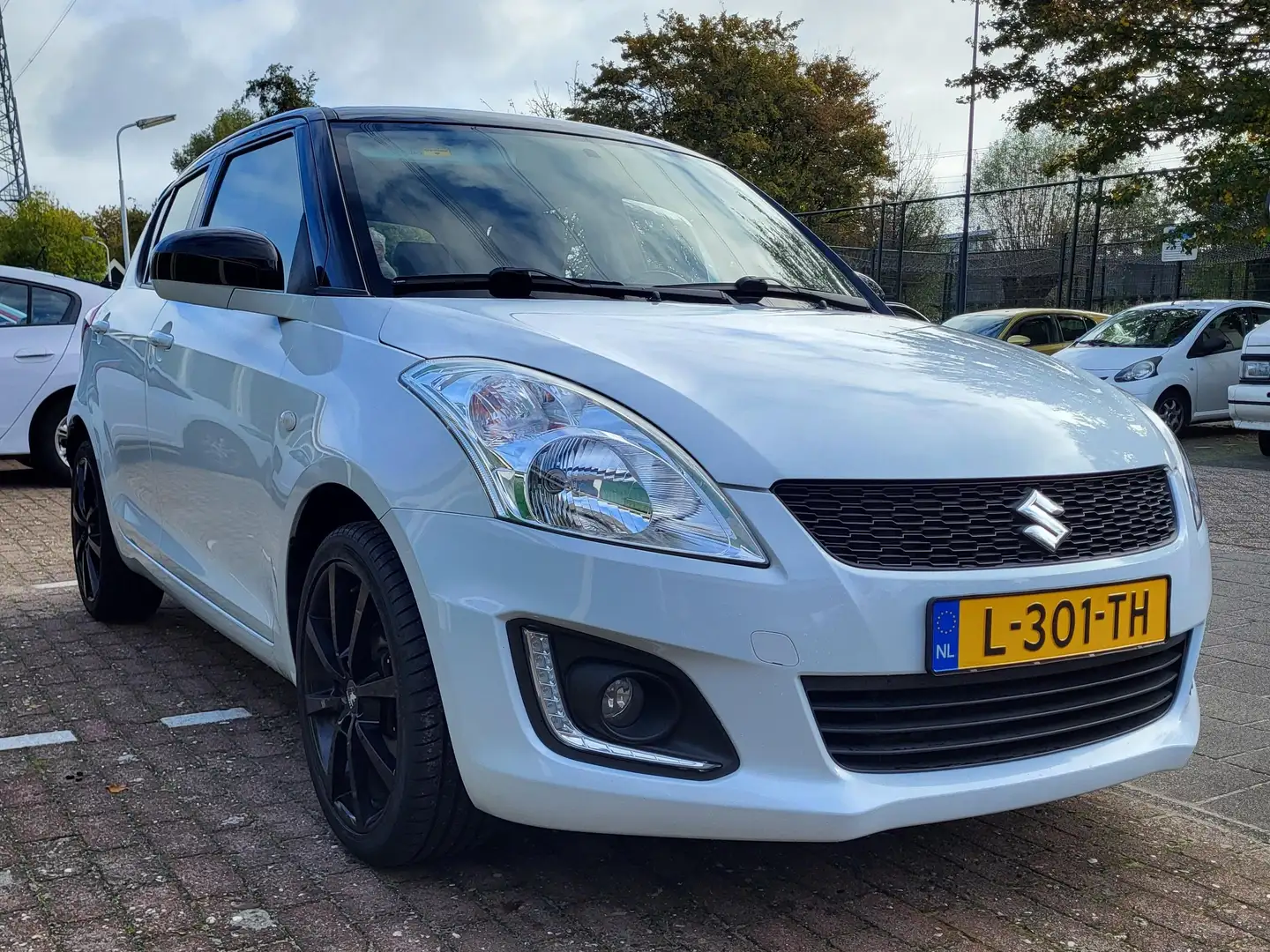Suzuki Swift 1.2 5 DRS NIEUWE Banden en APK Wit - 2