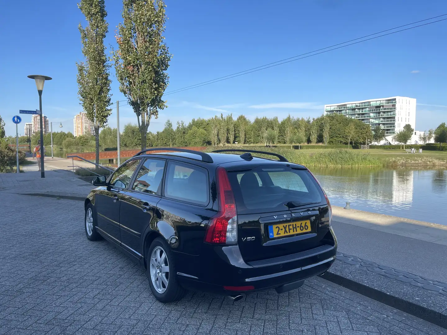 Volvo V50 Volvo V50 2.0 5cil diesel vol-ond dist-water 1jAPK Zwart - 2