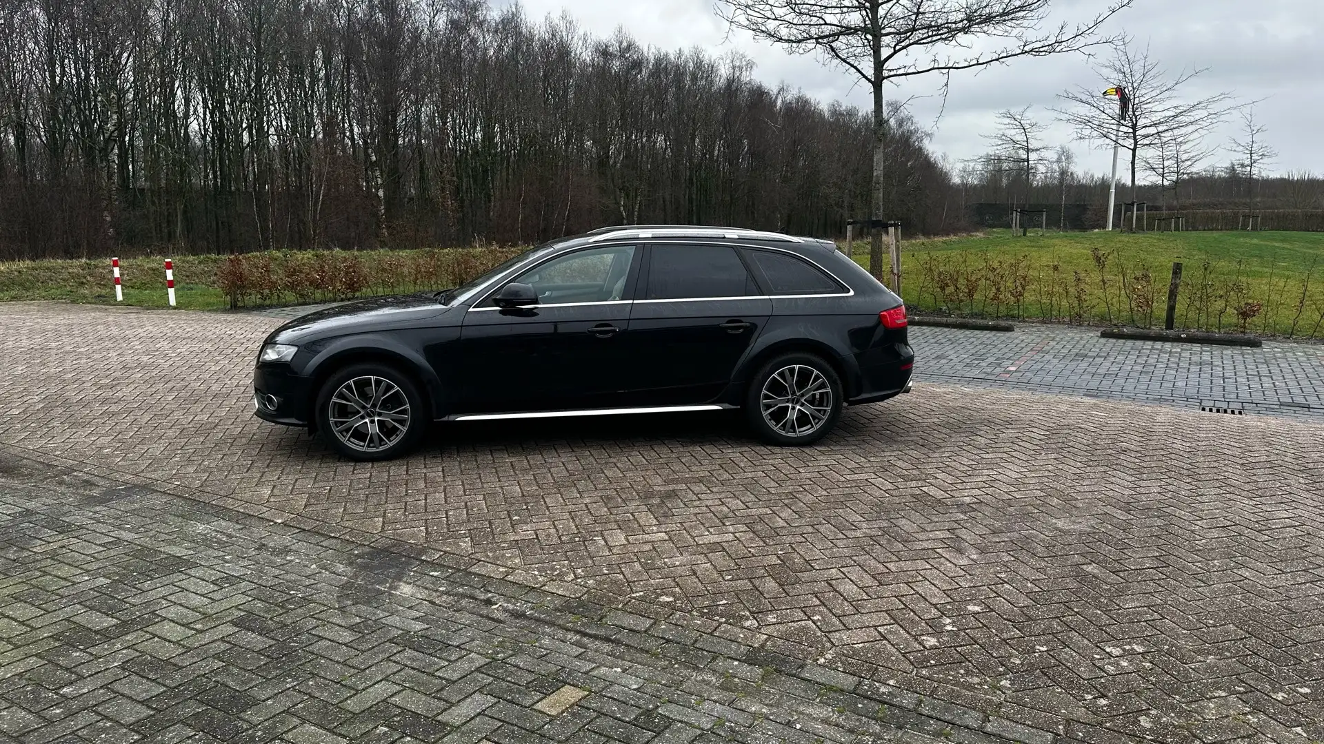 Audi A4 allroad quattro 2.0 TFSI S tronic Černá - 2