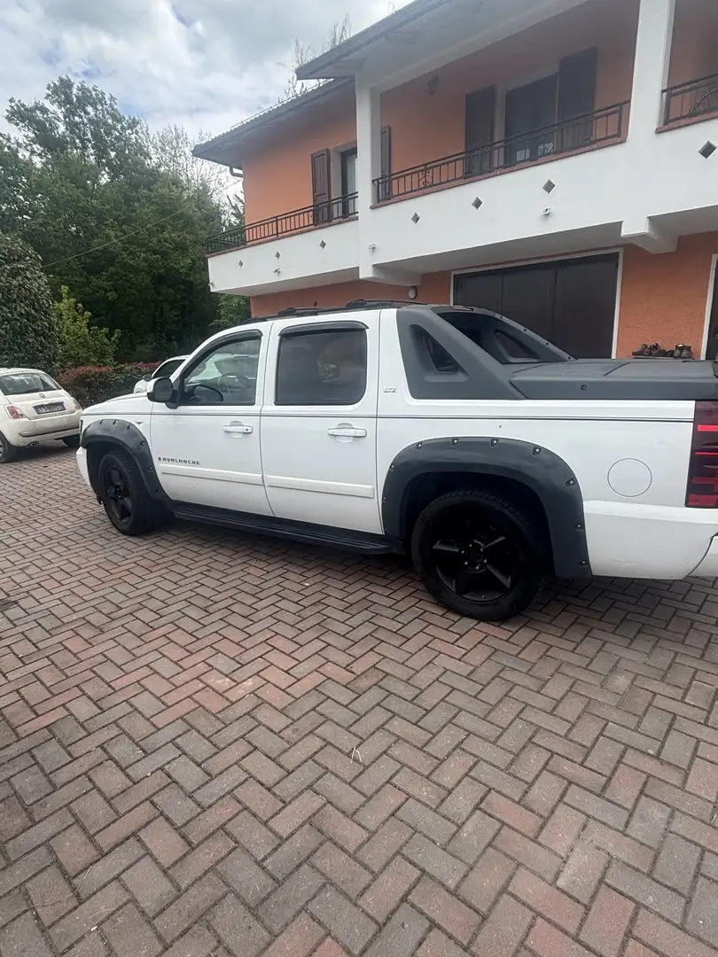 Chevrolet Avalanche - 1