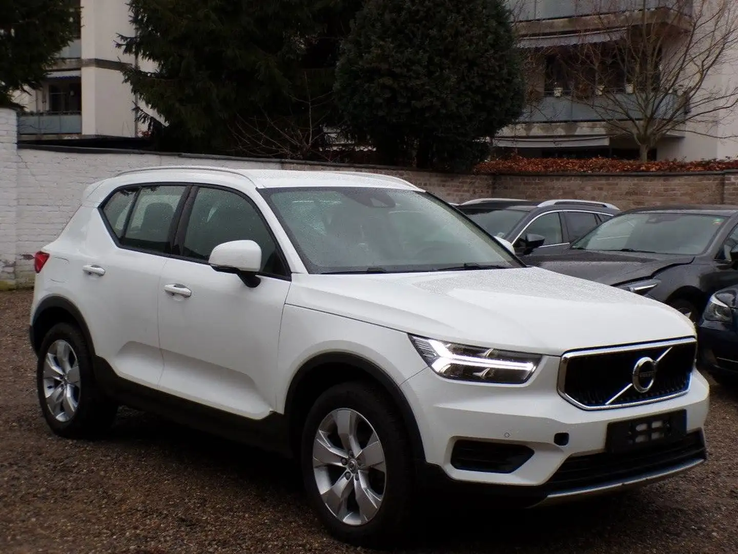 Volvo XC40 "Momentum Pro "Navi/Leder/Kam/LED/SHZ/STHZ Blanc - 2