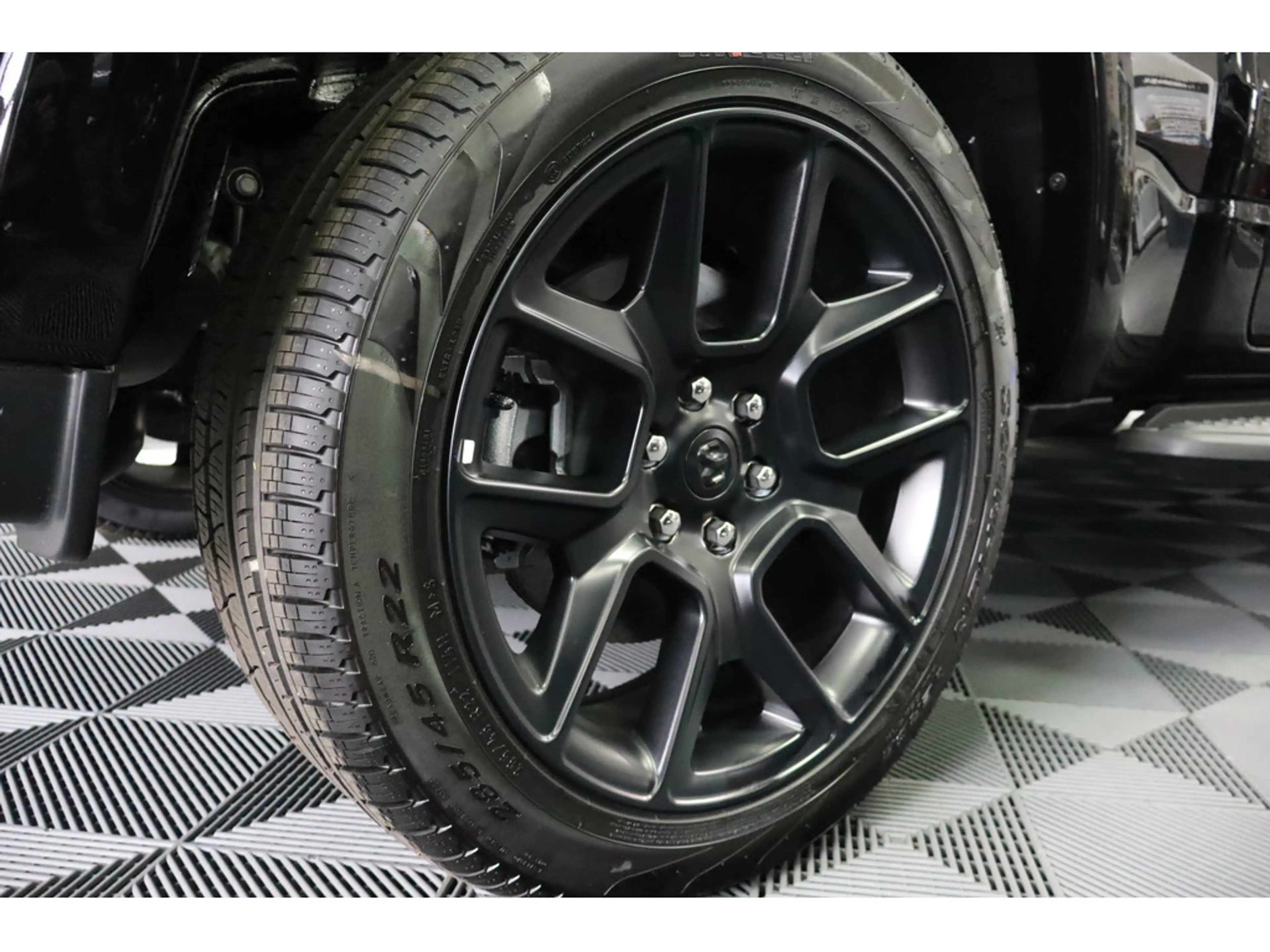 Dodge RAM 1500 Laramie Night ACC PANO HiFi Panorama — photo 8
